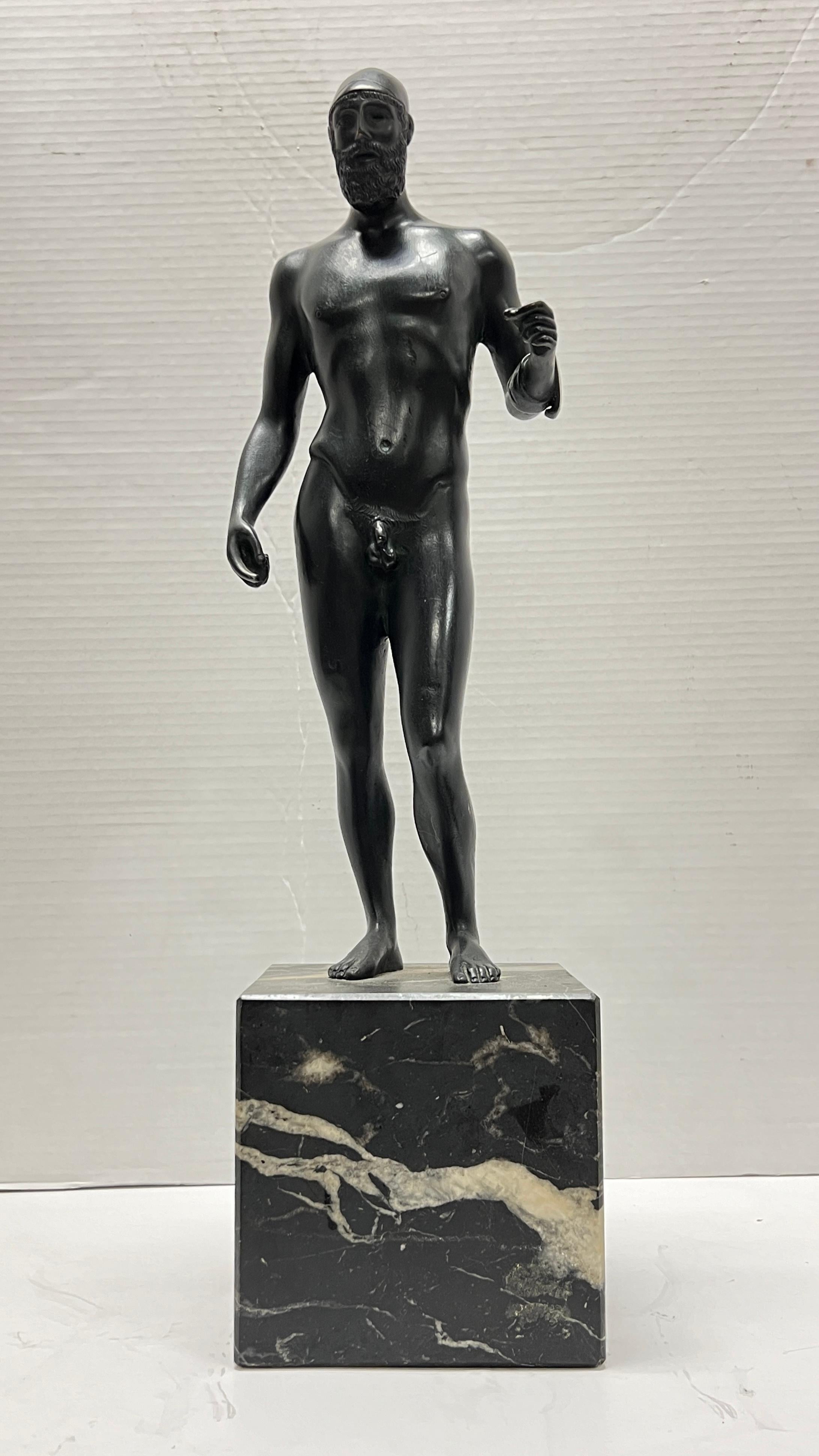 Griechische Raice-Krieger-Bronze-Figurenskulptur, Vintage (Klassisch-griechisch) im Angebot