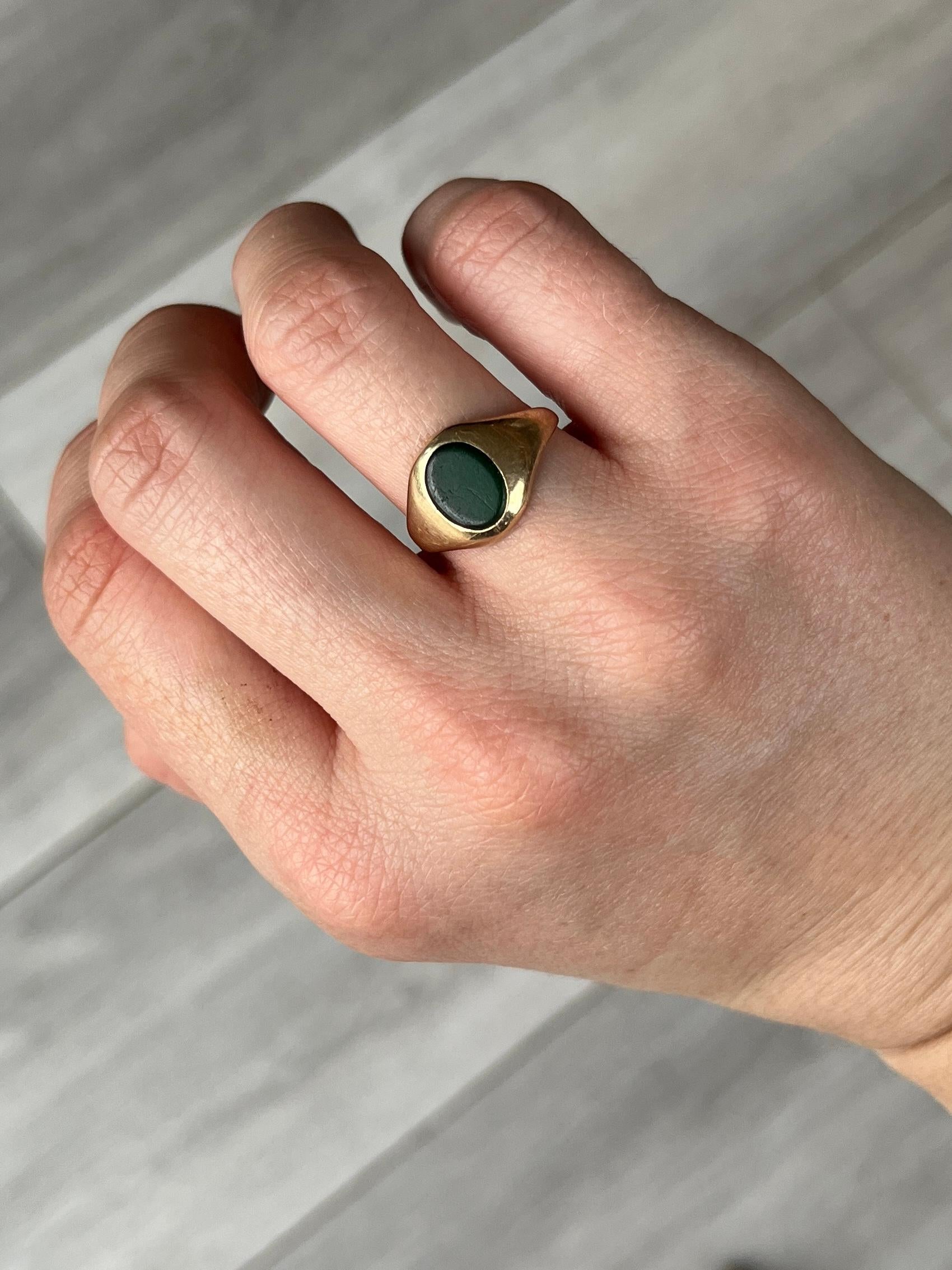 Siegelring aus grünem Achat und 9 Karat Gold (Moderne)