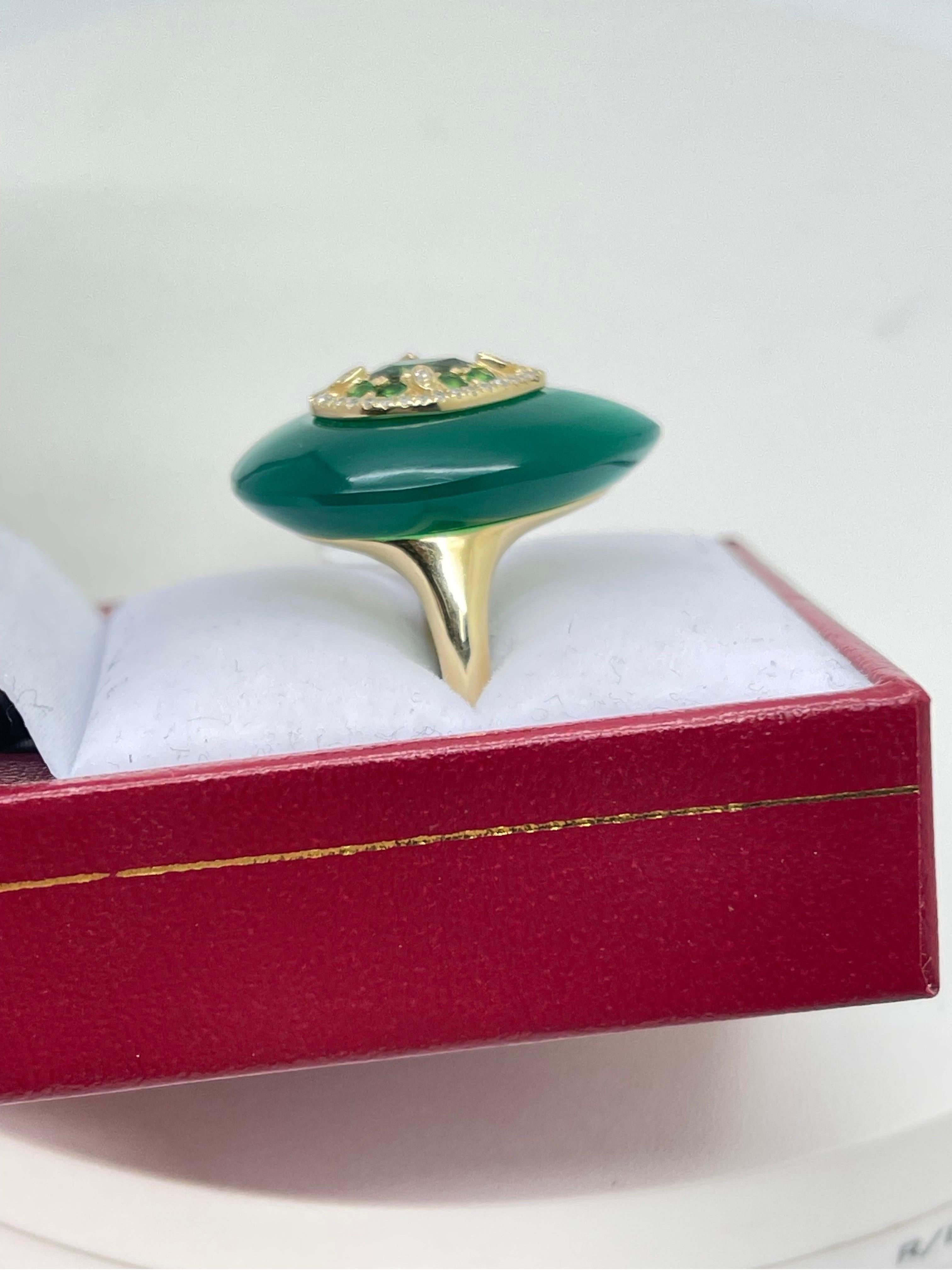 Ring aus 14 Karat grünem Achat, Smaragd, Diamant und grünem Granat (Art déco) im Angebot