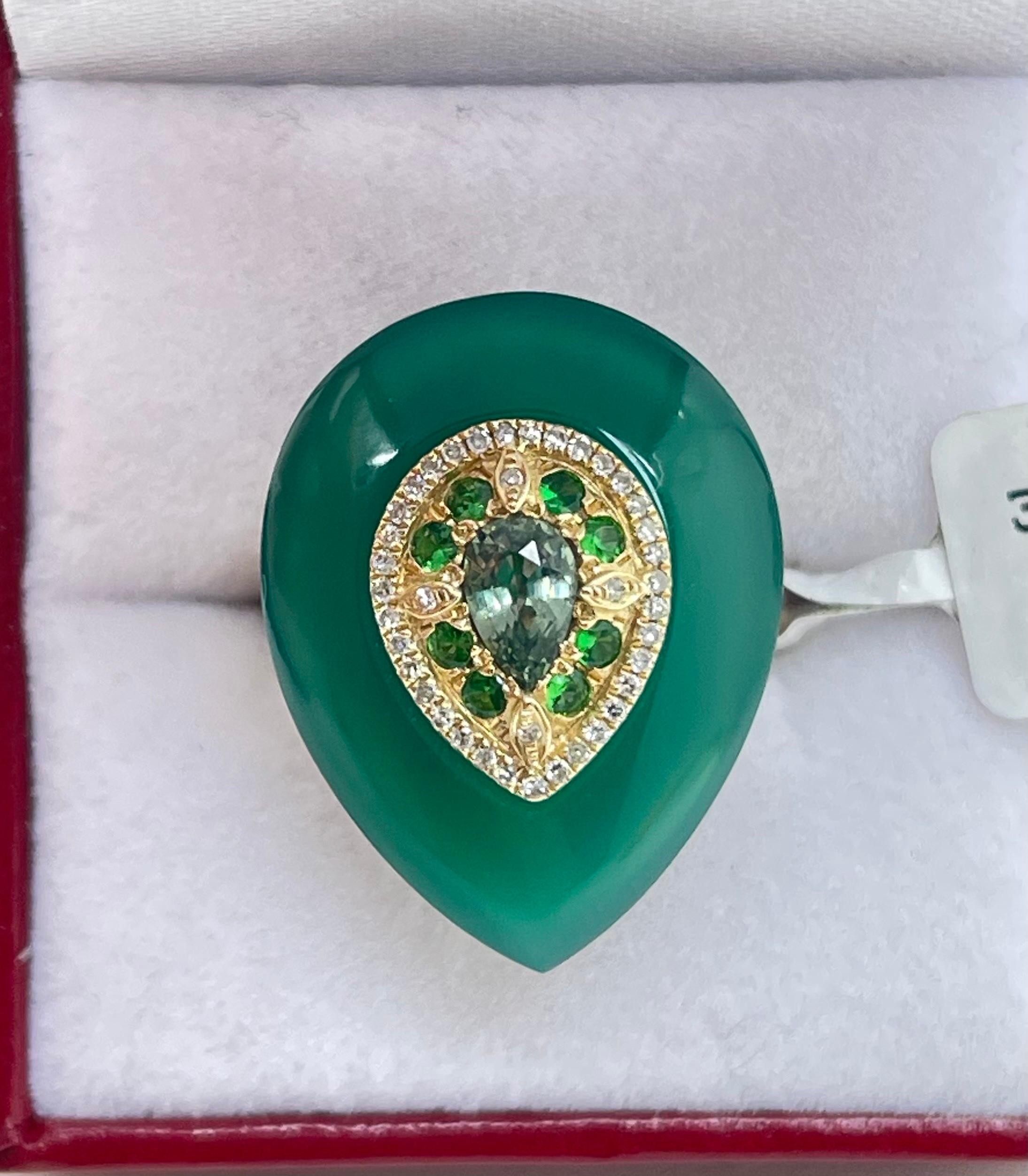 Ring aus 14 Karat grünem Achat, Smaragd, Diamant und grünem Granat im Angebot 1