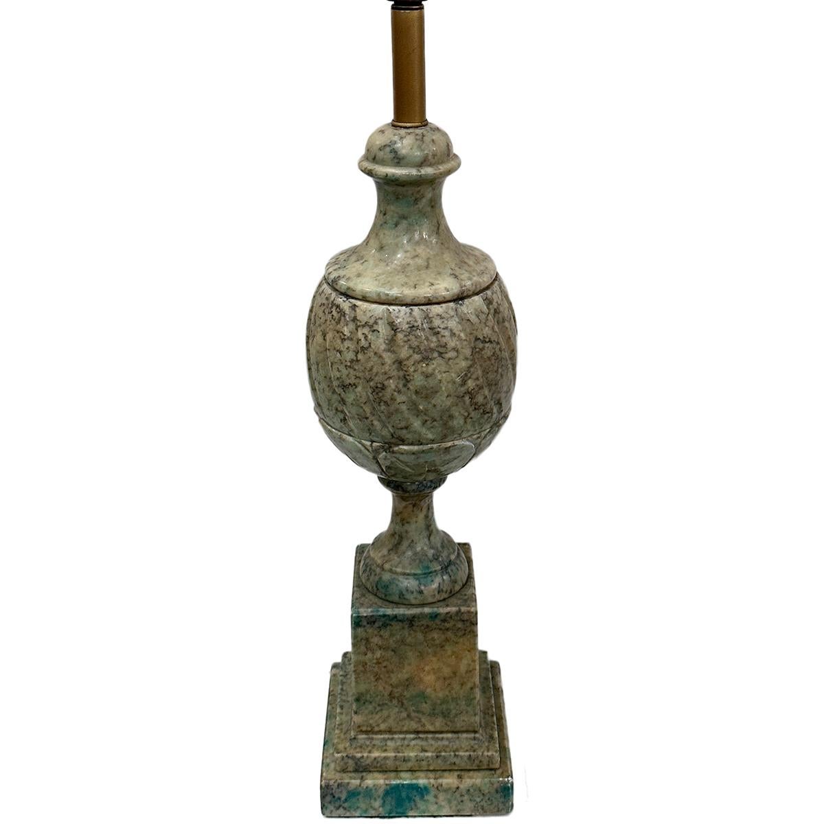Italiano Lampada in alabastro verde vintage in vendita