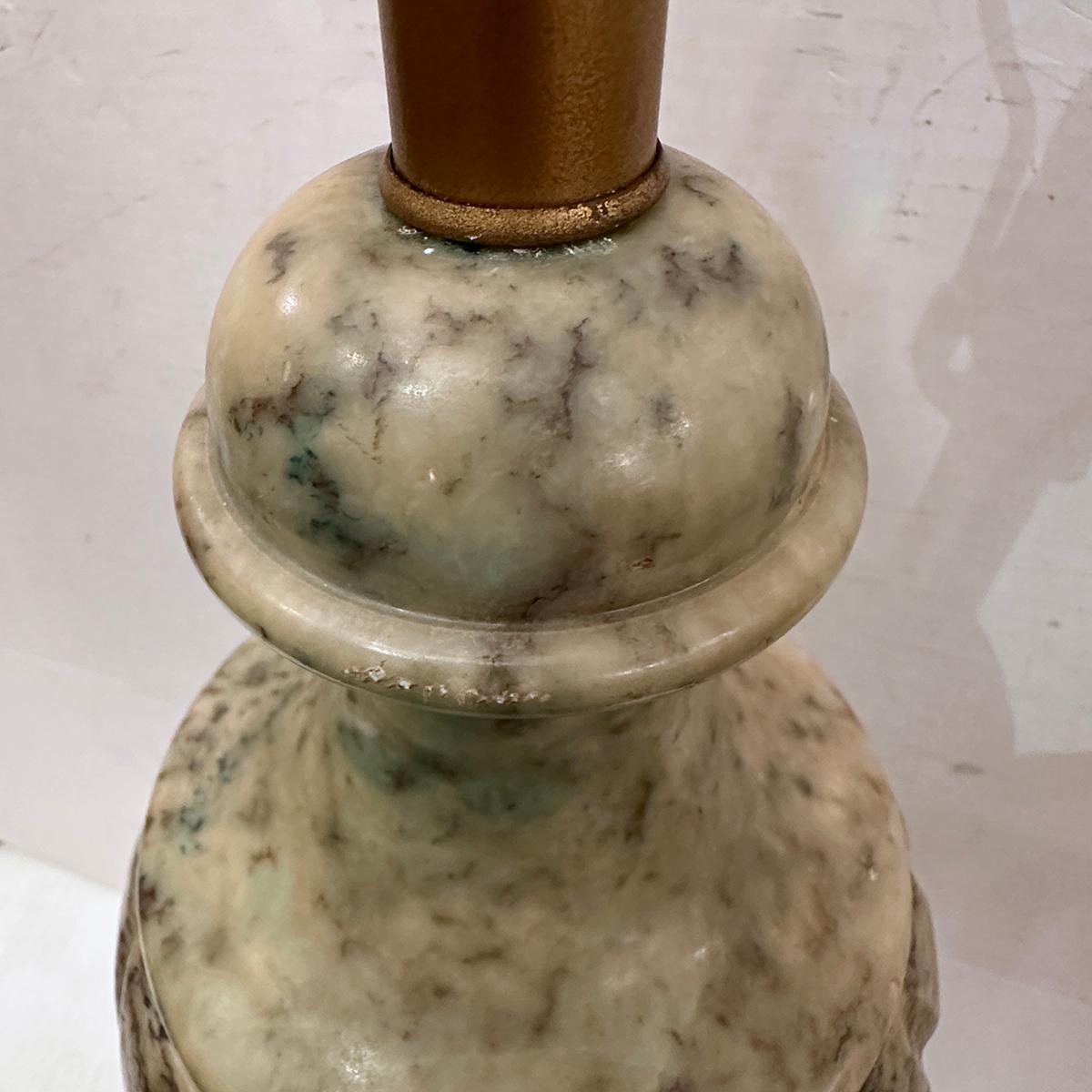 Intagliato a mano Lampada in alabastro verde vintage in vendita