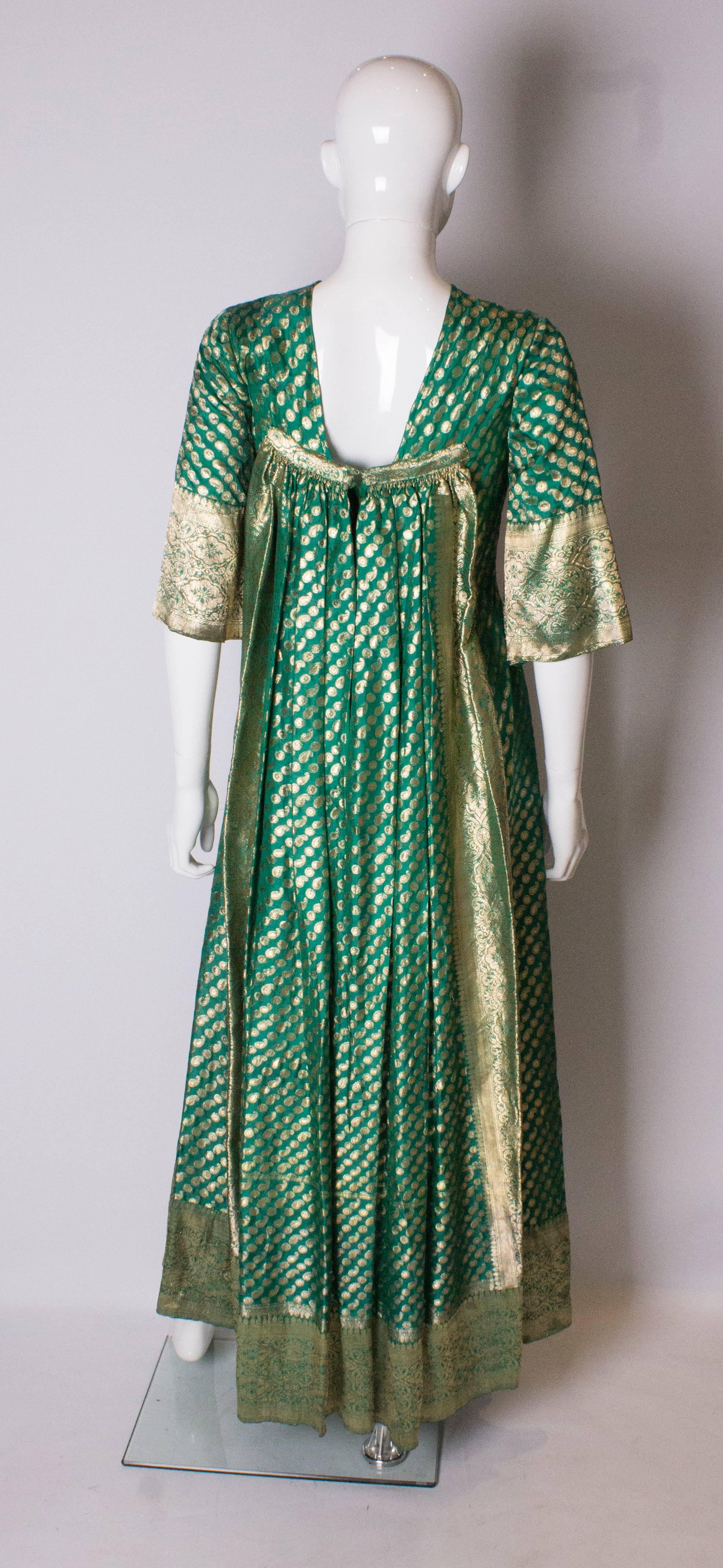 Vintage Green and Gold Indian Dress In Good Condition In London, GB