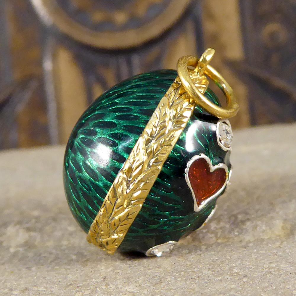 Vintage Green and Red Heart Silver Gilt Pendant Charm In Good Condition In Yorkshire, West Yorkshire