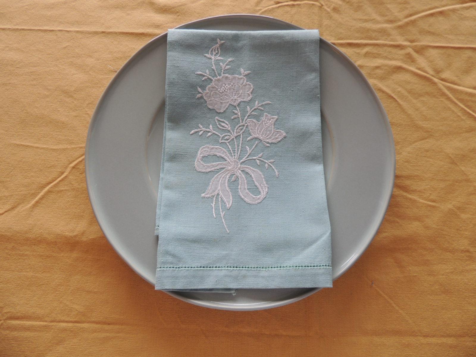 Country Vintage Green and White Embroidered Flower Linen Guest Towel For Sale