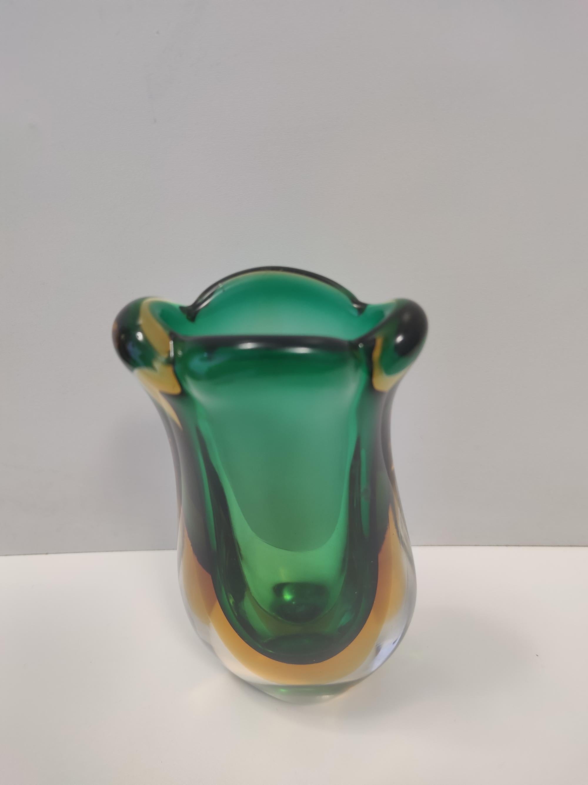 Verre de Murano Vintage vert et jaune  Vase en verre de Murano attribué à Flavio Poli, Italie en vente