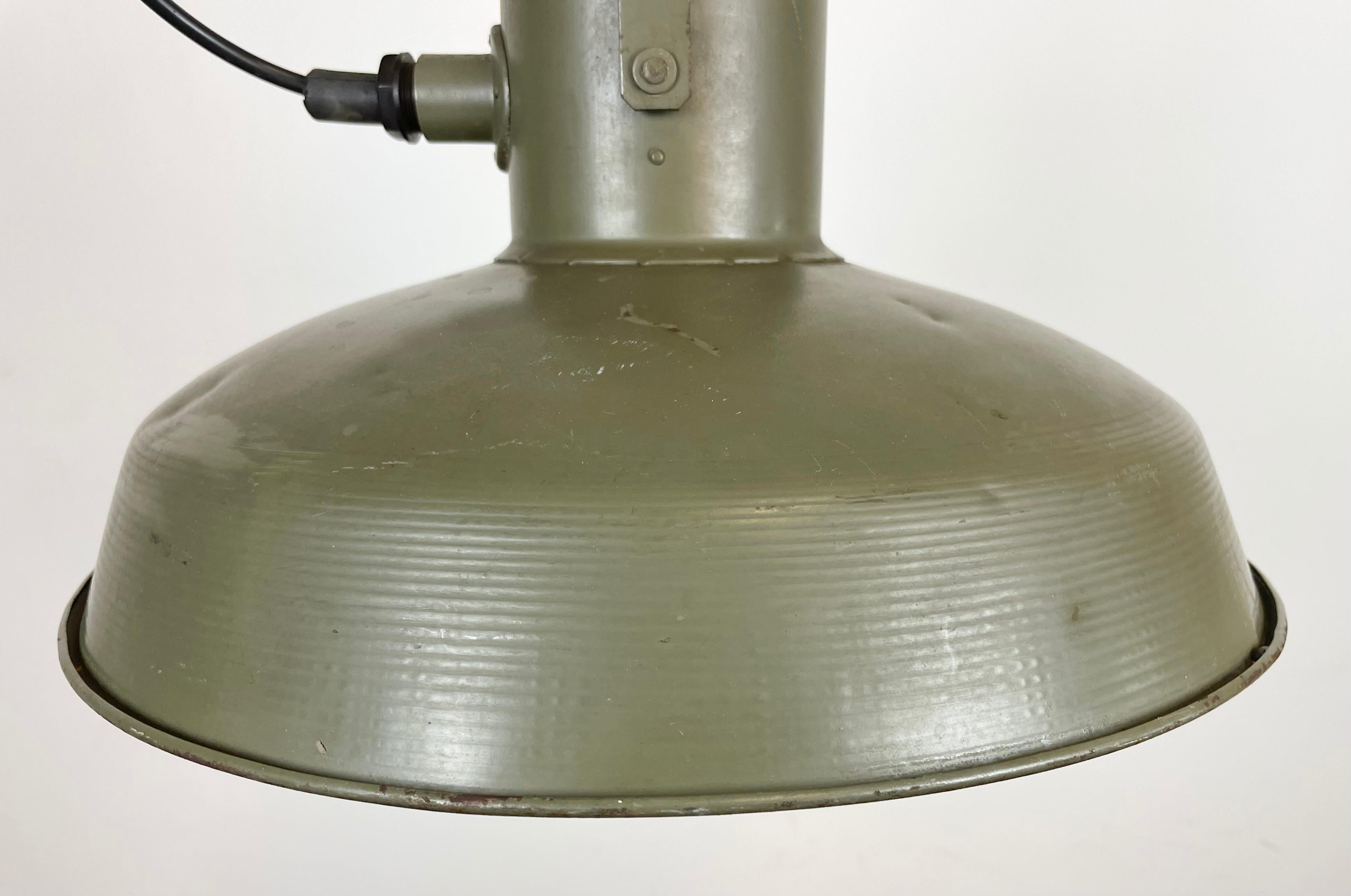 Painted Vintage Green Army Pendant Lamp, 1960s For Sale