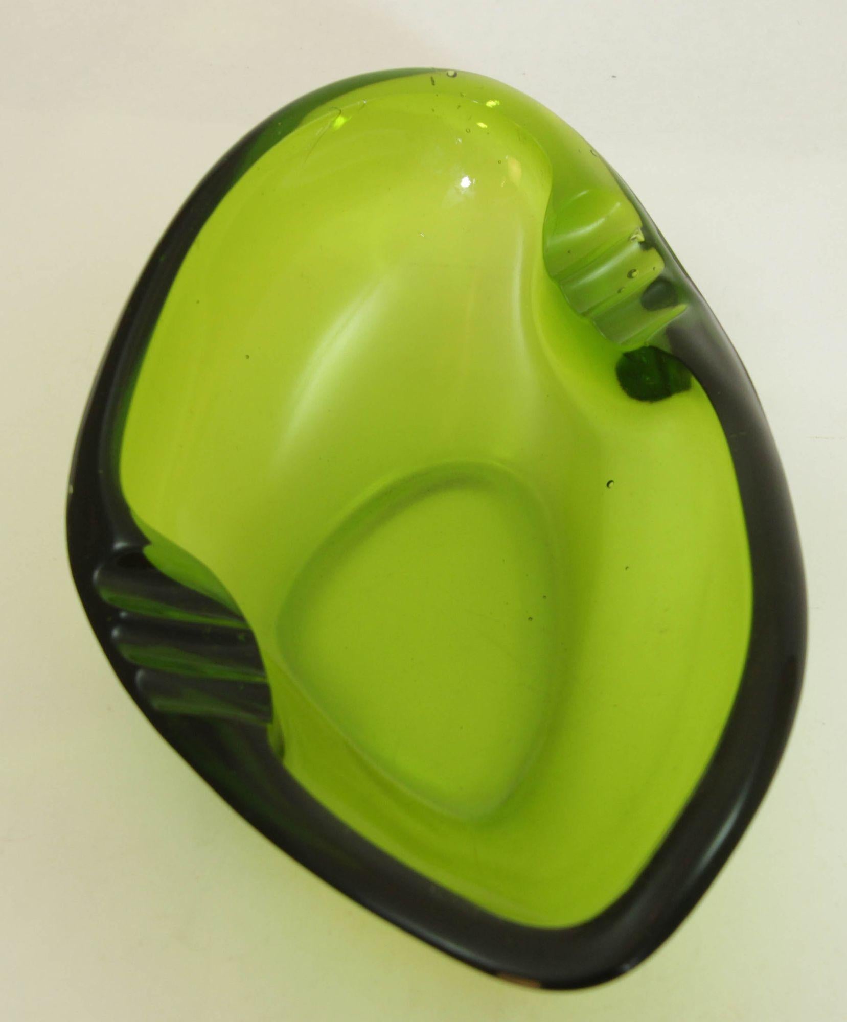 Hand-Crafted Vintage Green Art Glass Teardrop Boomerang Shape Ashtray 1960s