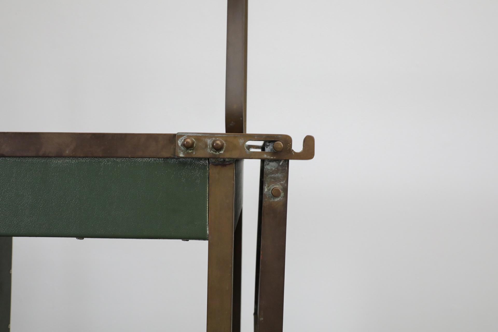 Bar o stazione di coltivazione belga verde vintage con accenti in ottone in vendita 4