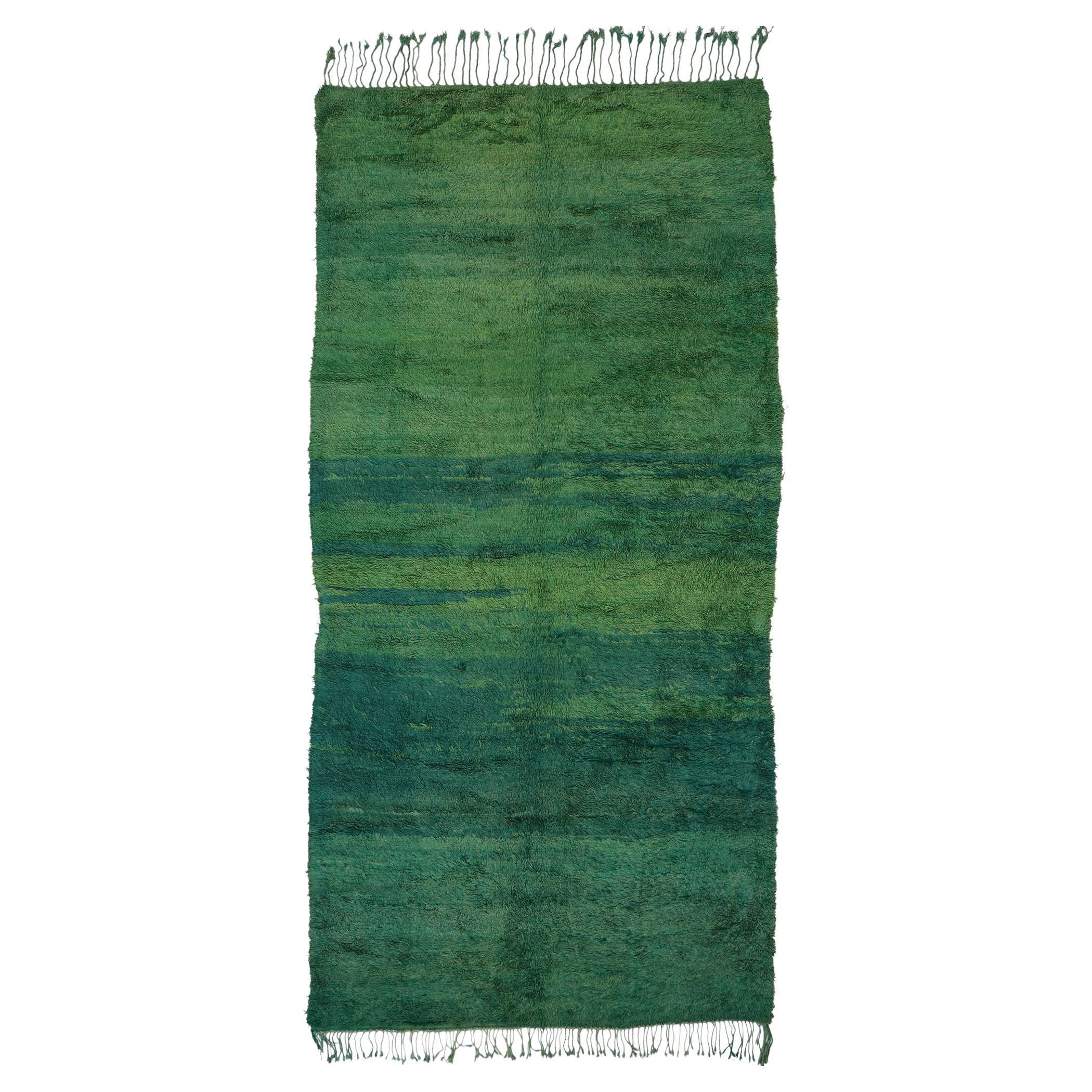 Tapis marocain Beni Mrirt vert vintage avec style bohème tropical