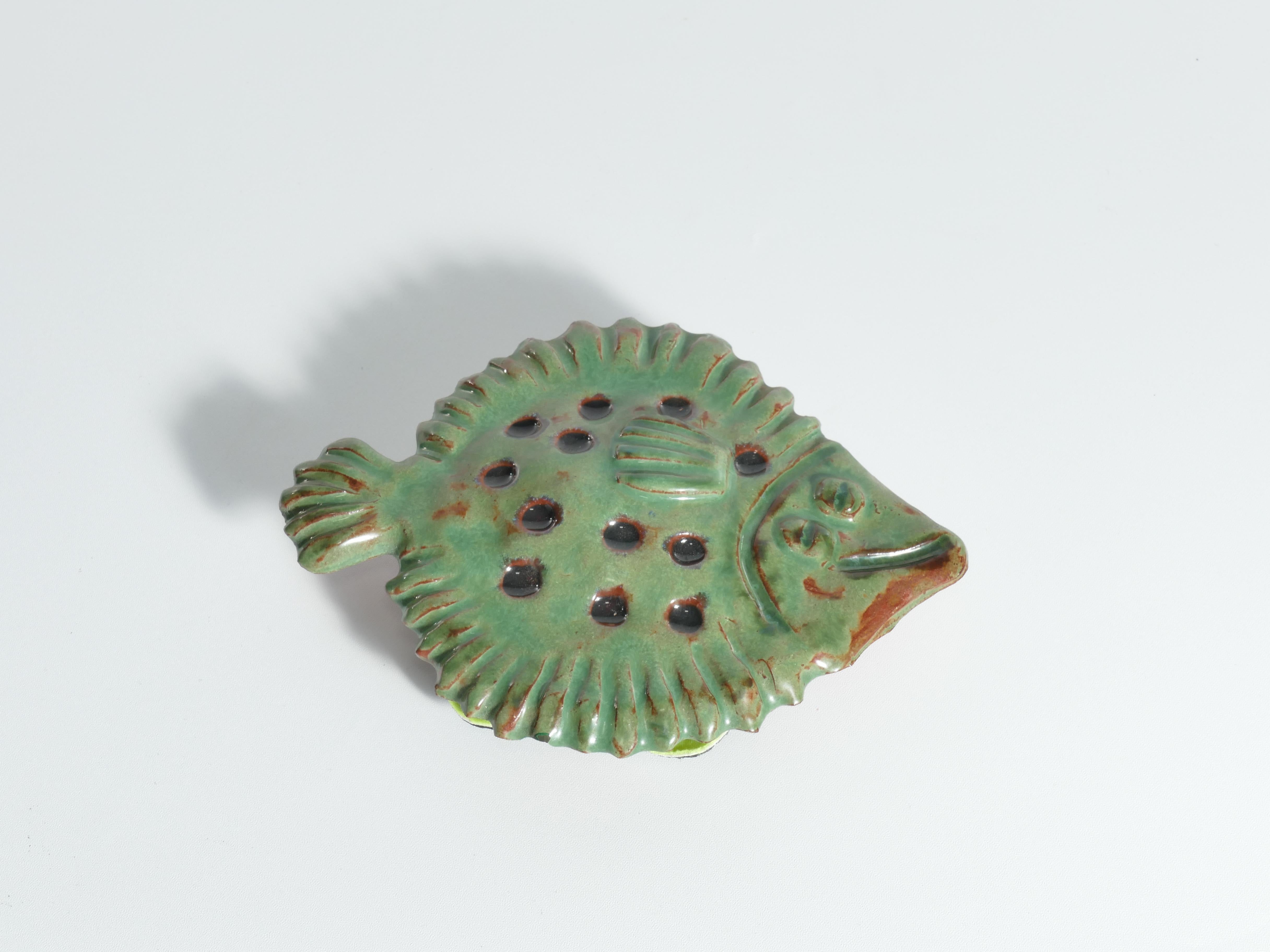 Folk Art Vintage Green Ceramic Flounder Fish by Allan Hellman, Sweden 1981 For Sale