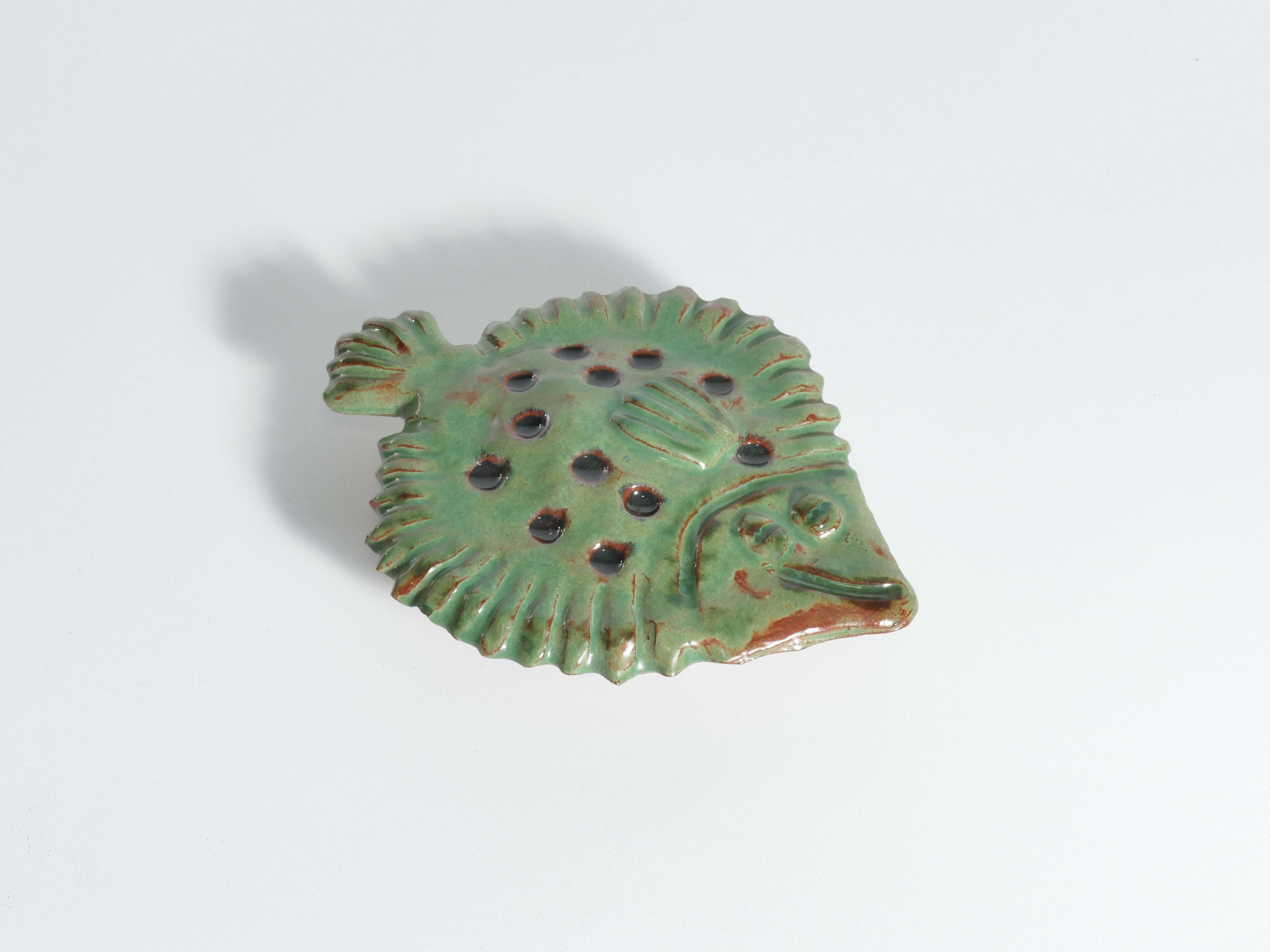 Glazed Vintage Green Ceramic Flounder Fish by Allan Hellman, Sweden 1981 For Sale