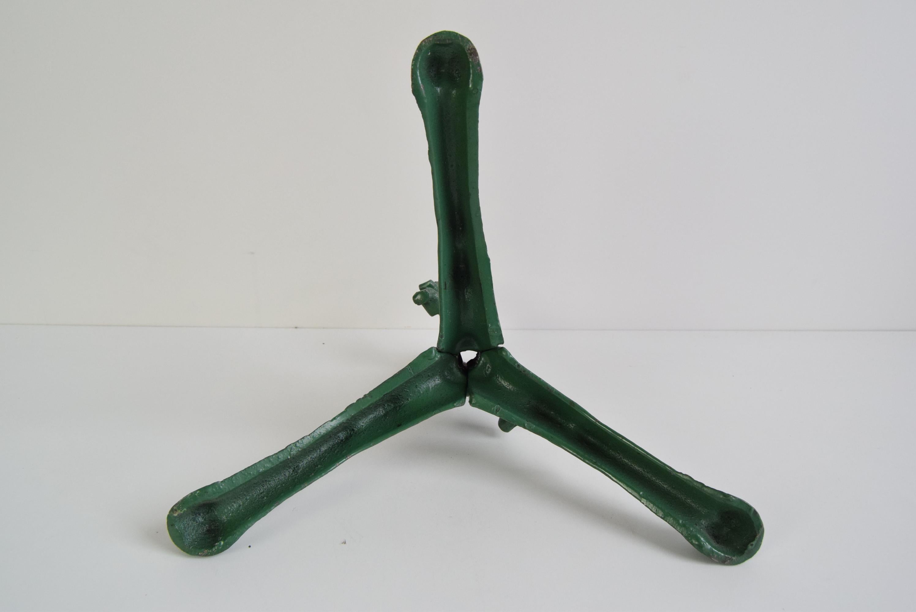 Vert Vintage  Stand de sapin de Noël, Tchécoslovaquie, années 1960. en vente 1