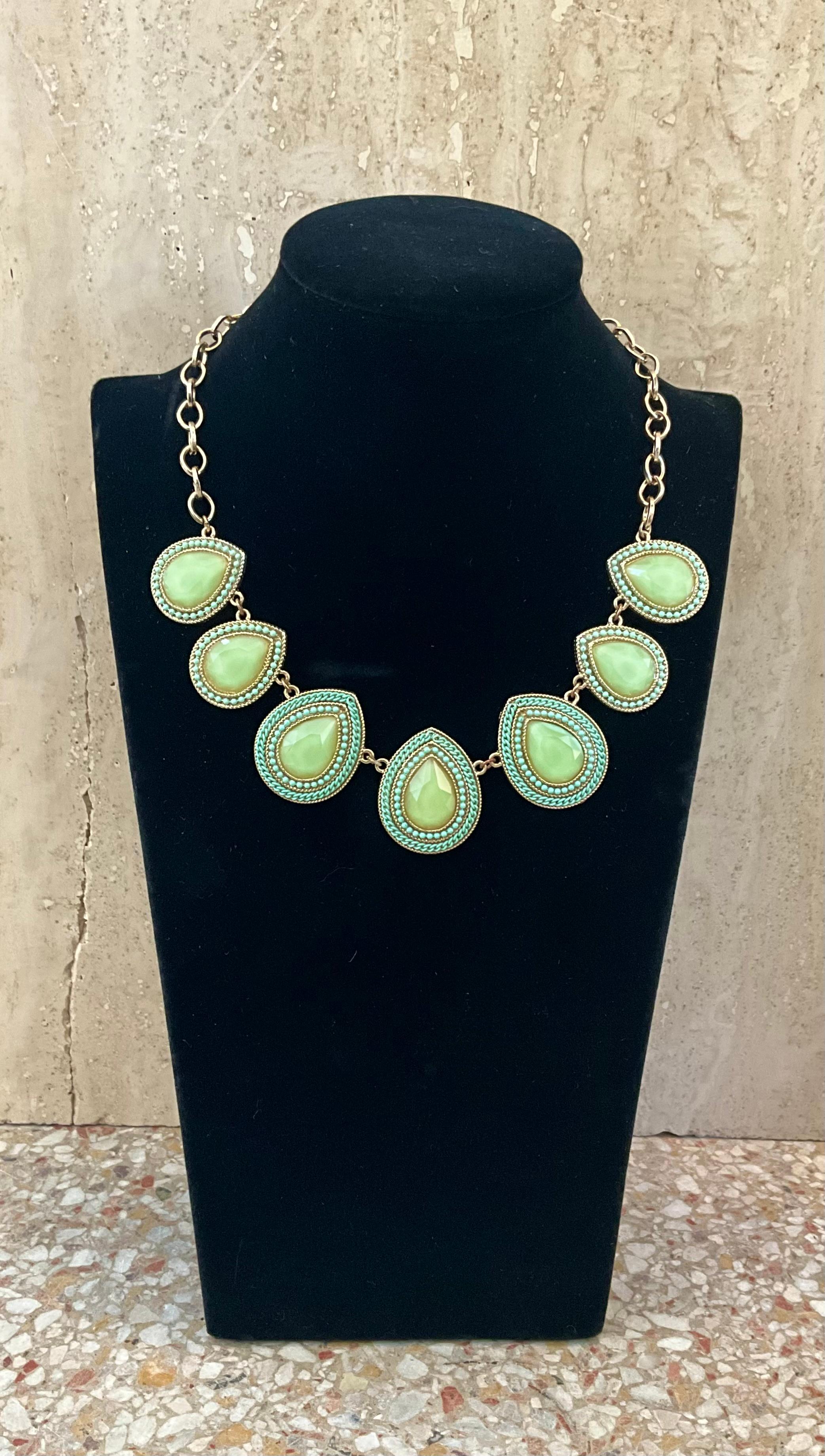 Collana con colletto verde vintage In condizioni buone in vendita a Lake Worth Beach, FL