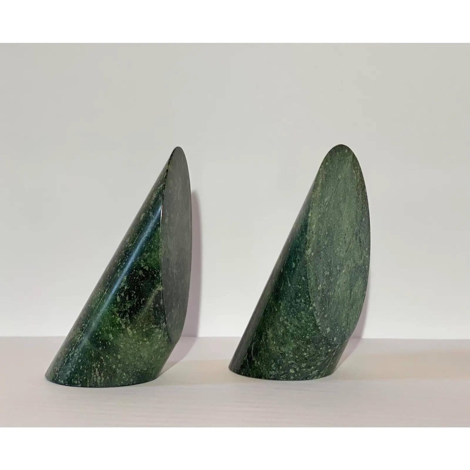 Vintage Green Cylinder Marble Bookends, a Pair In Good Condition In Farmington Hills, MI