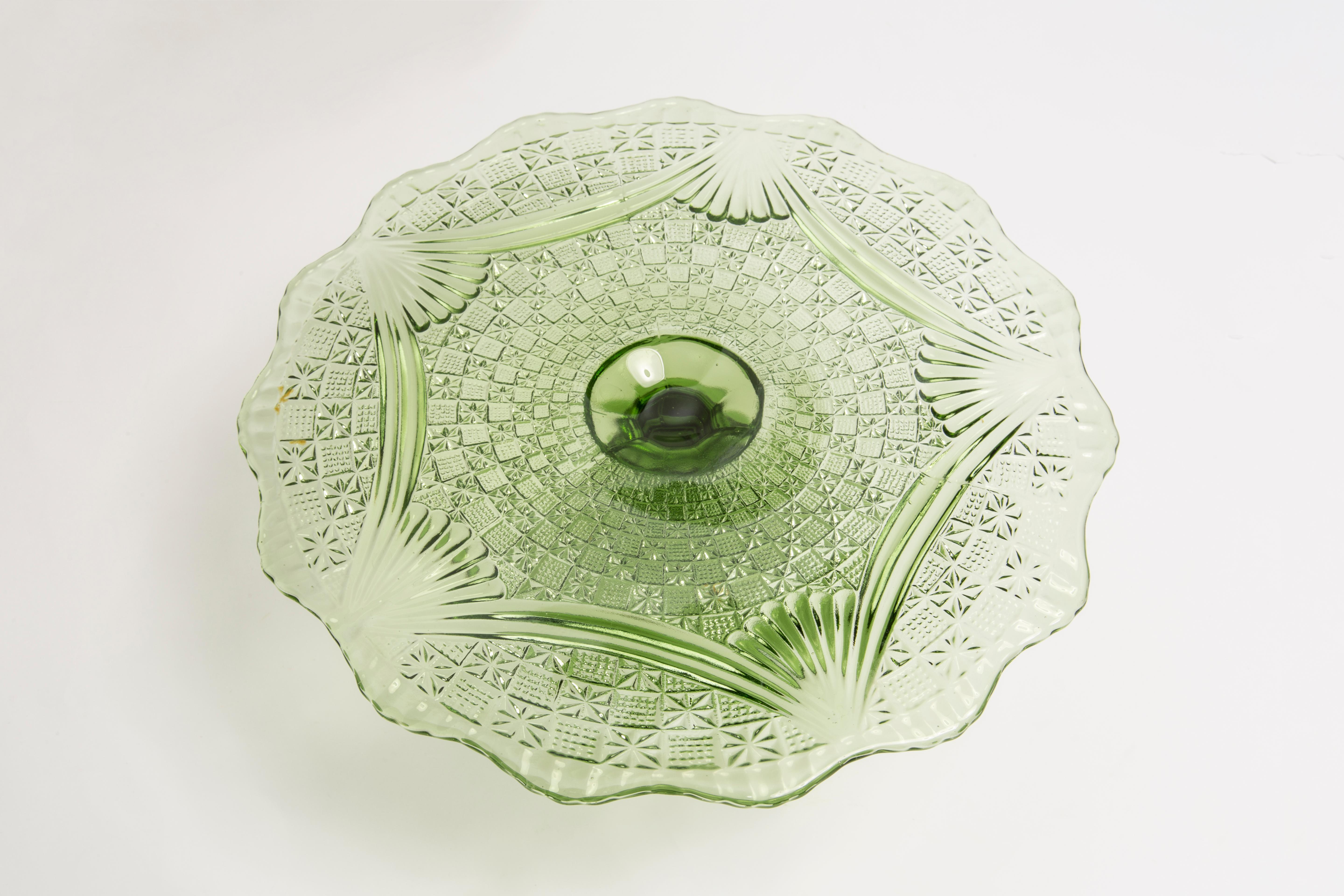 Vintage Green Decorative Glass Plate or Cake Stand, Italy, 1960s In Excellent Condition In 05-080 Hornowek, PL