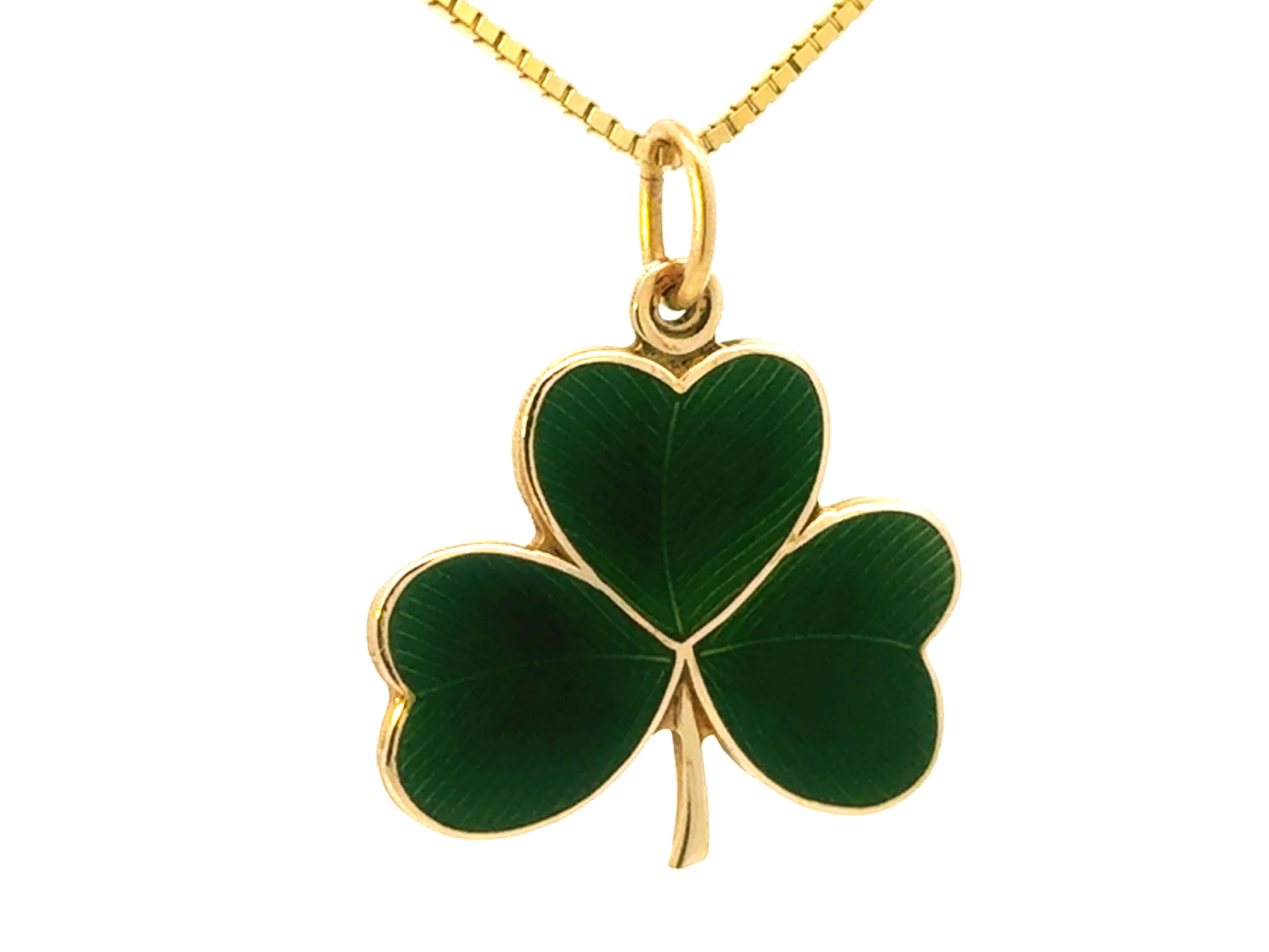 Moderne Pendentif trèfle à 3 feuilles et chaîne boîte vintage en or jaune 14 carats et émail vert en vente