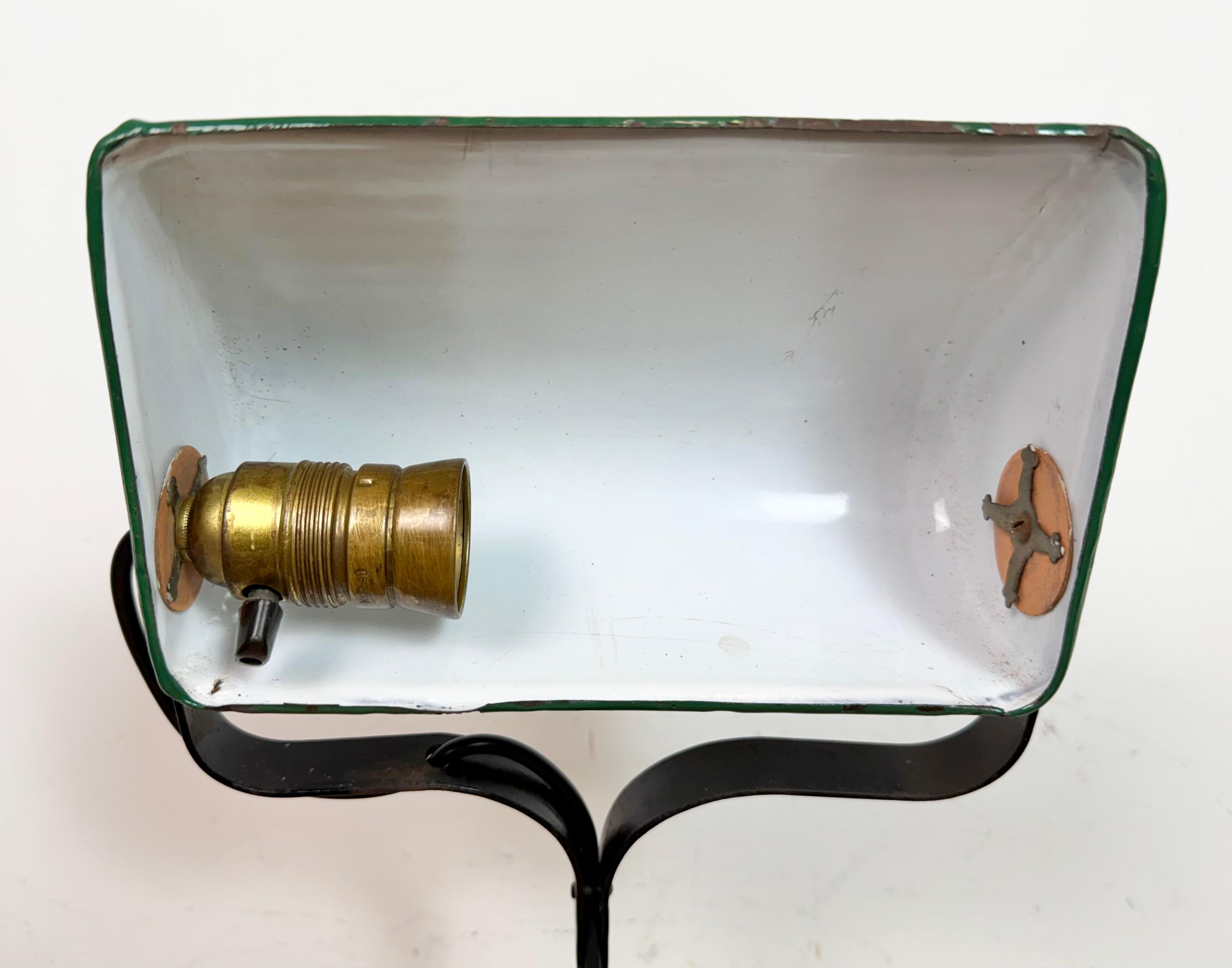 Vintage-Banklampe aus grüner Emaille, 1930er-Jahre im Angebot 7