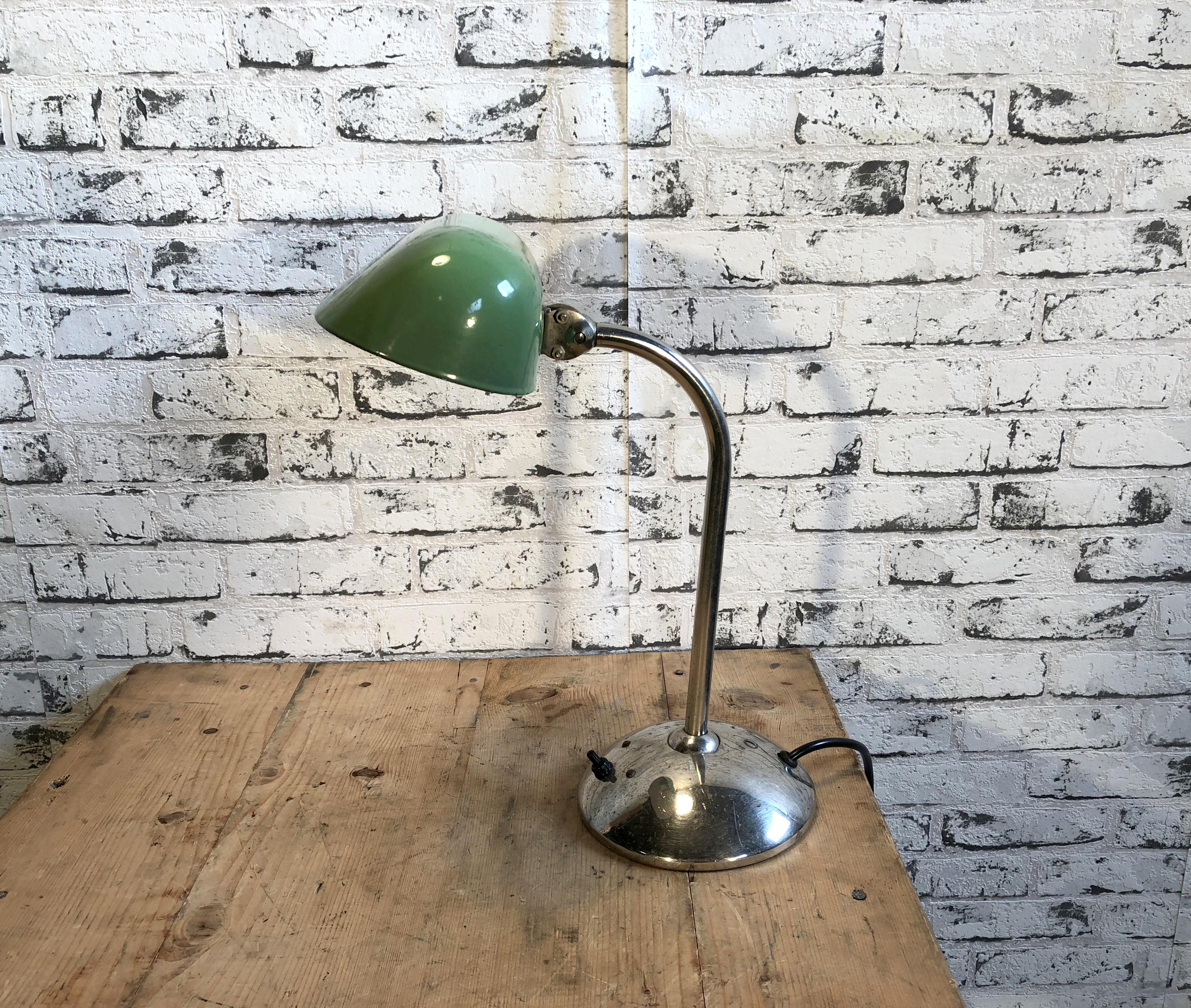 Industrial Vintage Green Enamel Bank Lamp, 1930s