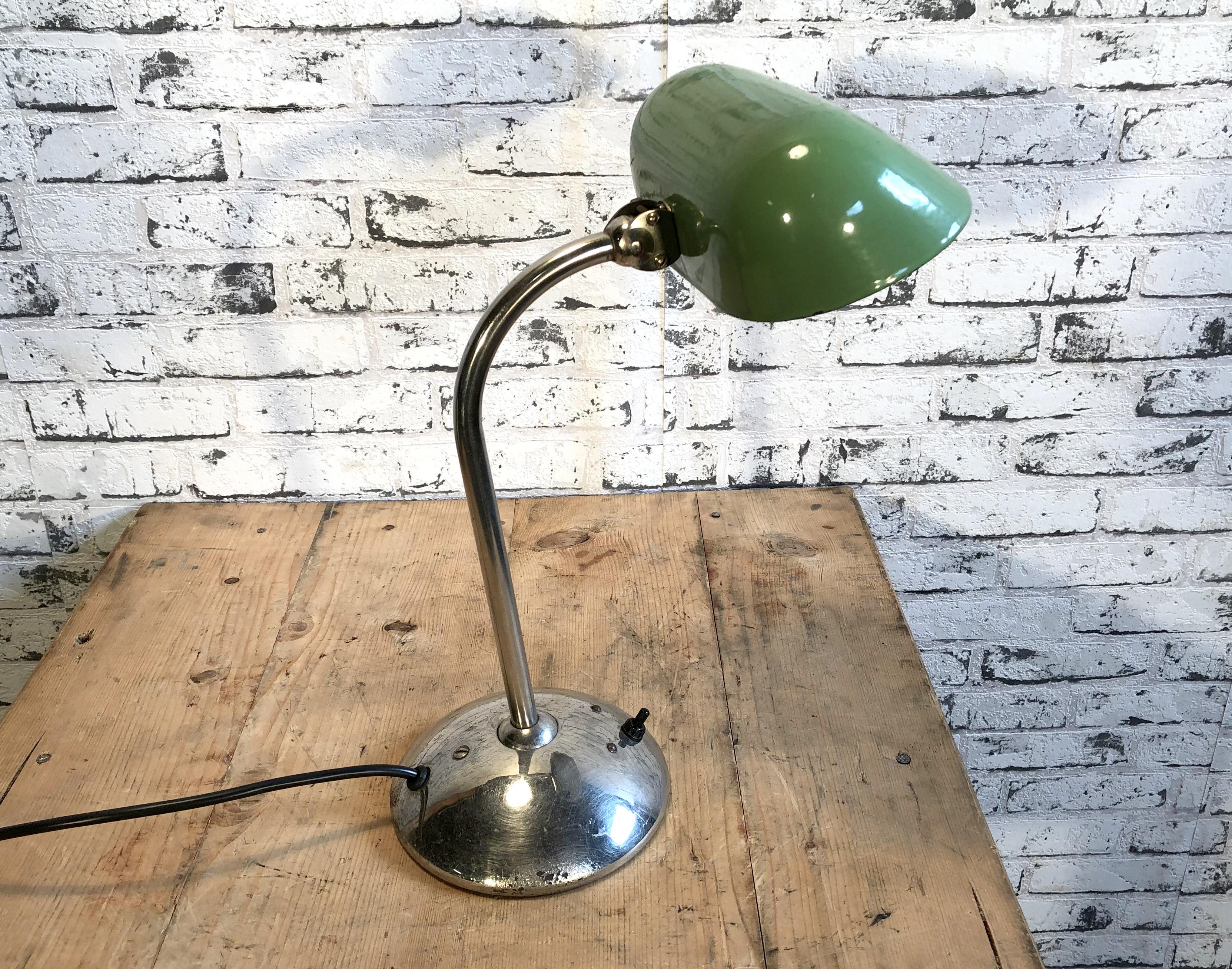 Vintage Green Enamel Bank Lamp, 1930s In Good Condition In Kojetice, CZ