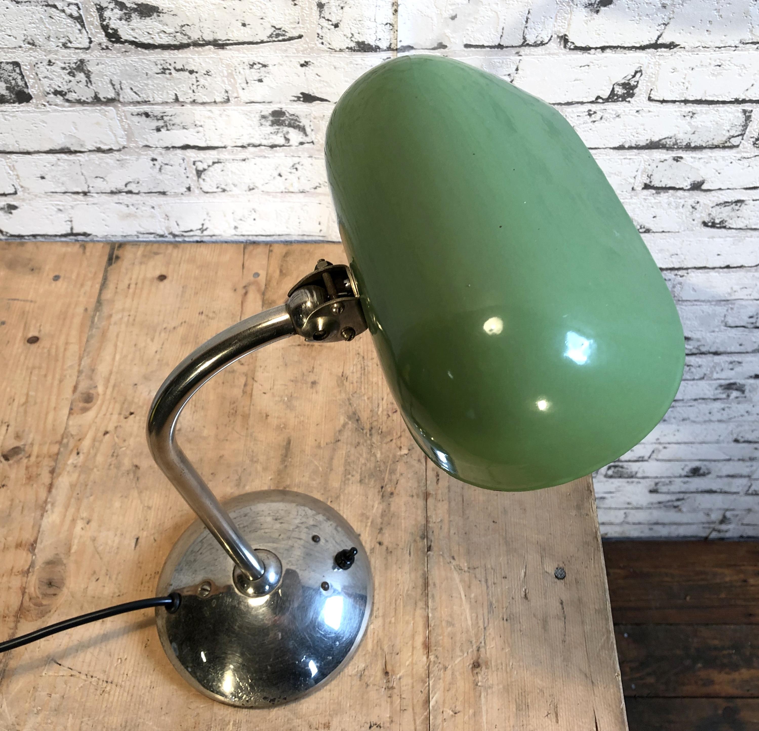 20th Century Vintage Green Enamel Bank Lamp, 1930s