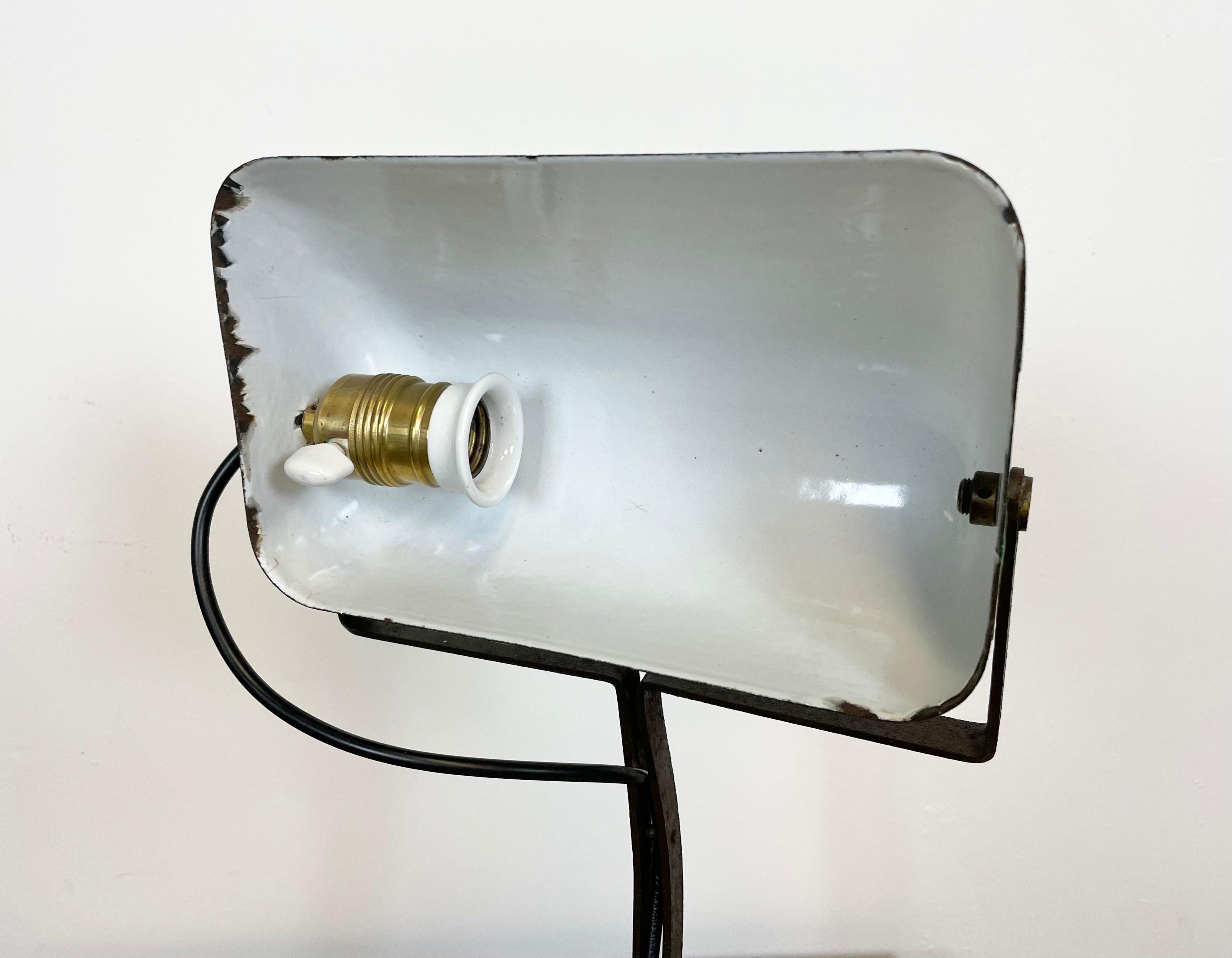 Vintage Green Enamel Bank Lamp from Astral, 1930s For Sale 4