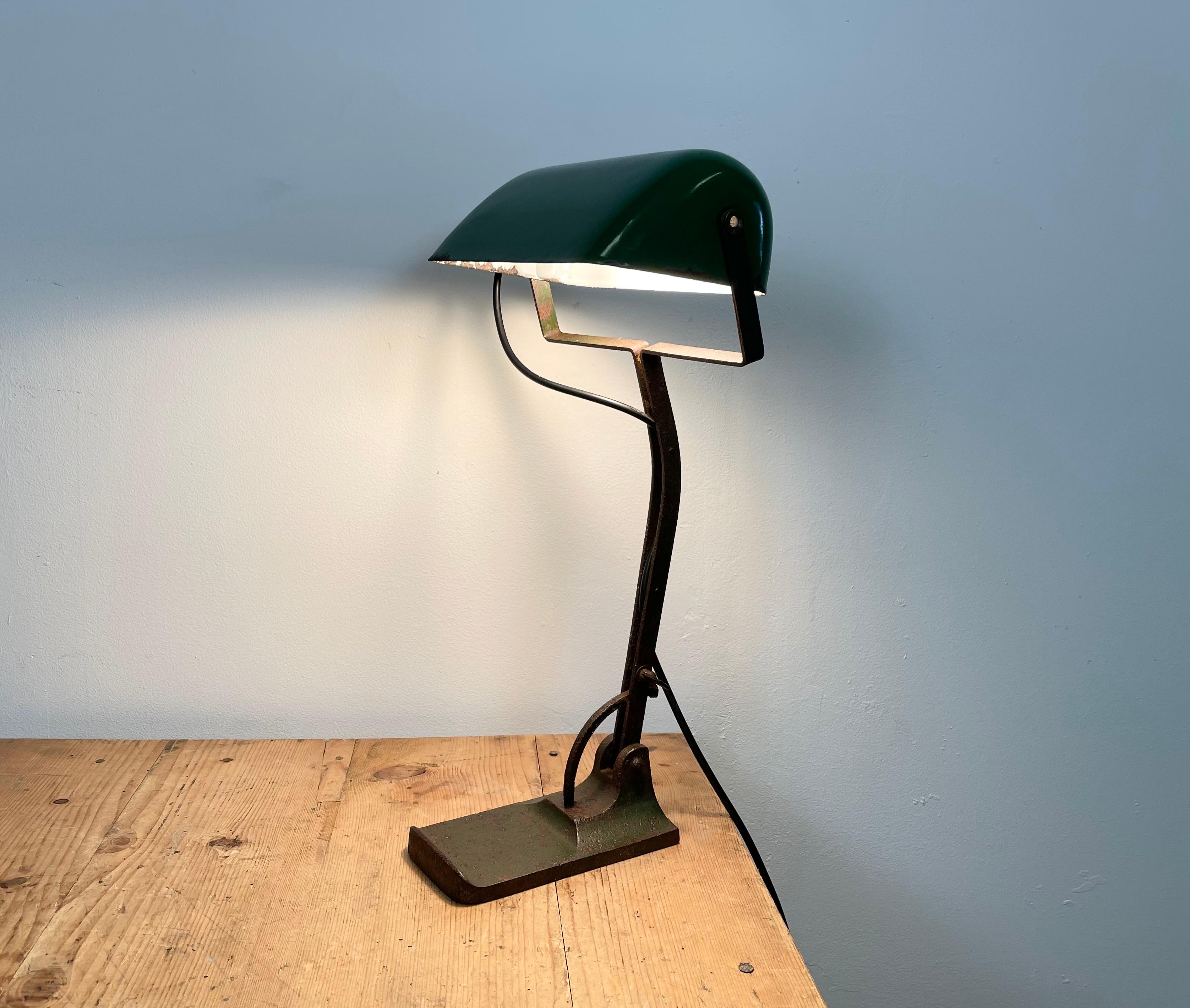 Vintage Green Enamel Bank Lamp from Astral, 1930s For Sale 6