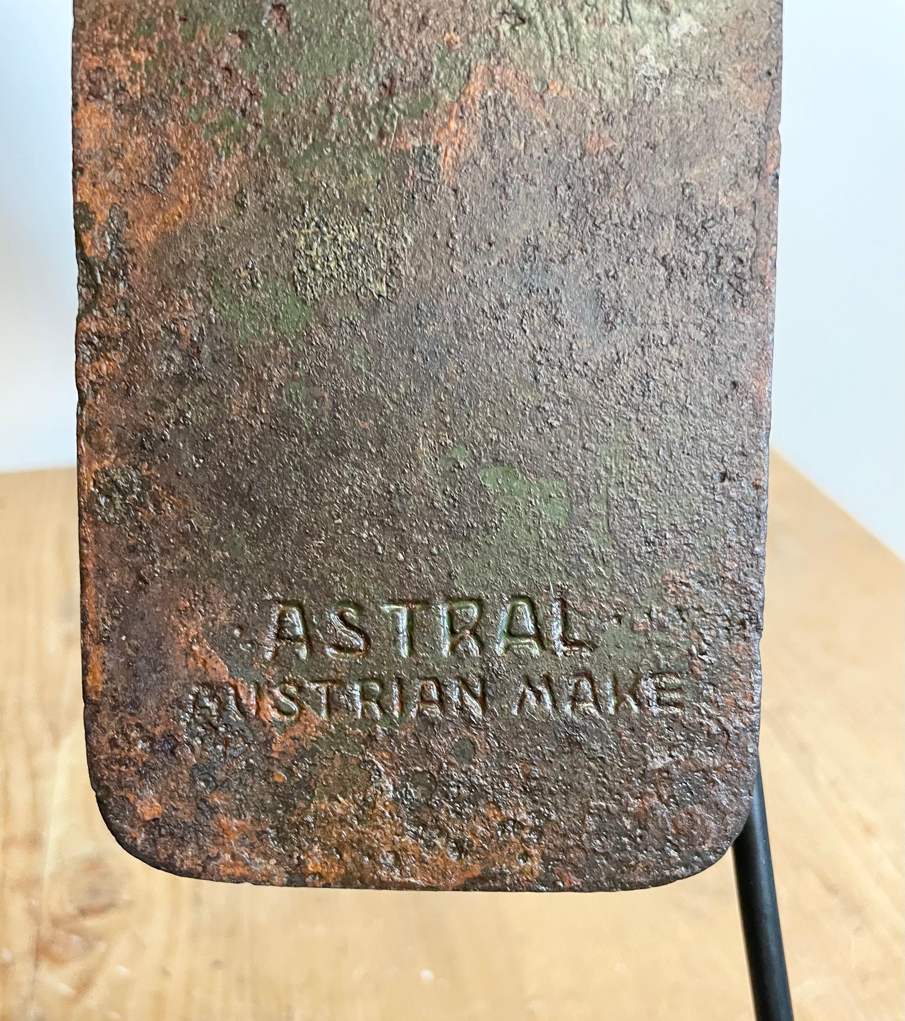 Lampe de banque vintage en émail vert d'Astral, années 1930 en vente 9