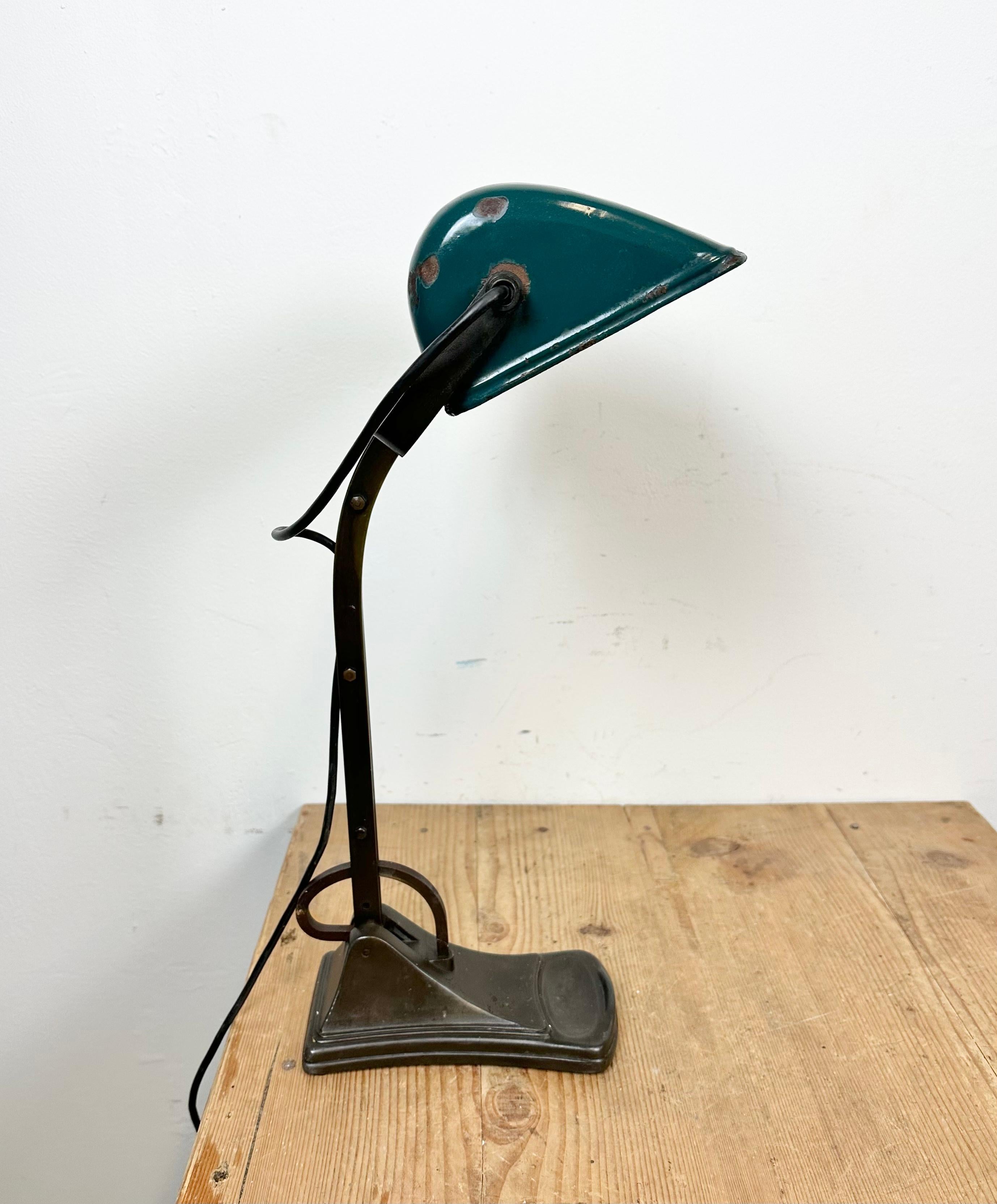 Vintage Green Enamel Bank Lamp from Horax, 1930s In Good Condition In Kojetice, CZ