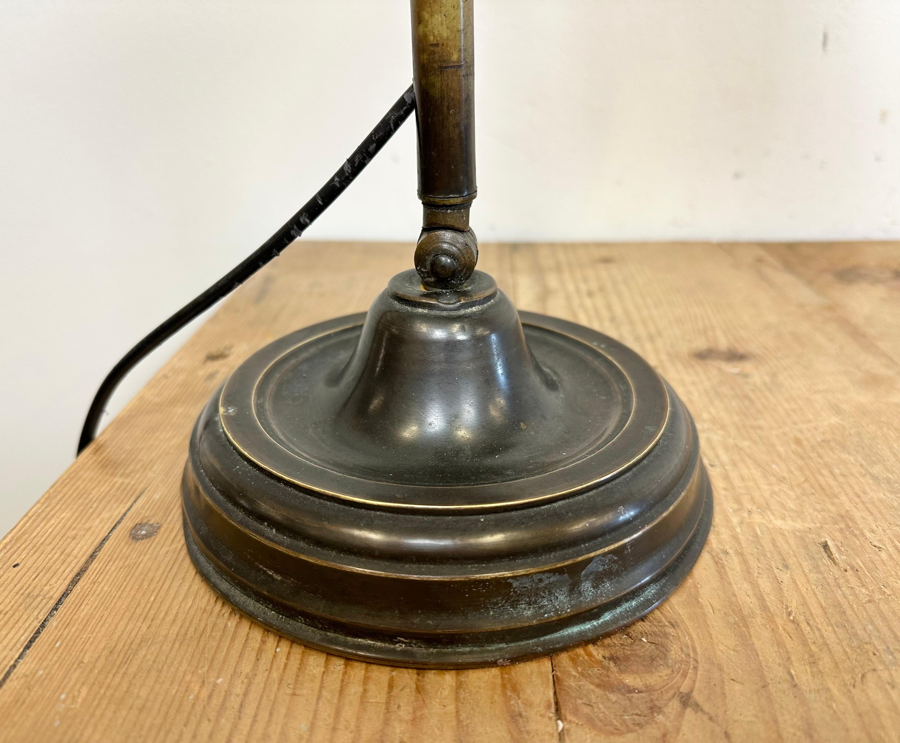 Vintage Green Enamel Bank Table Lamp, 1960s For Sale 8