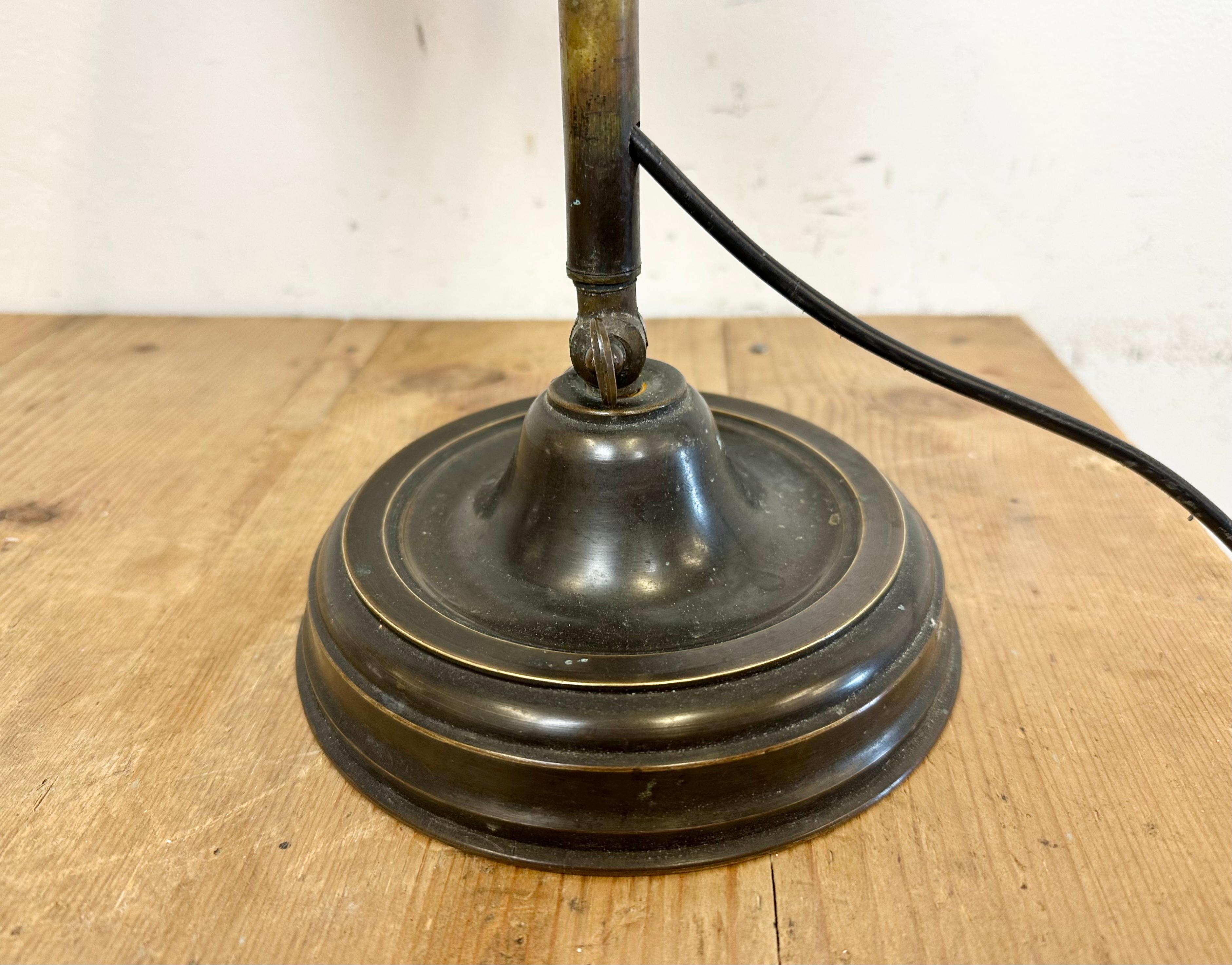 Vintage Green Enamel Bank Table Lamp, 1960s For Sale 1