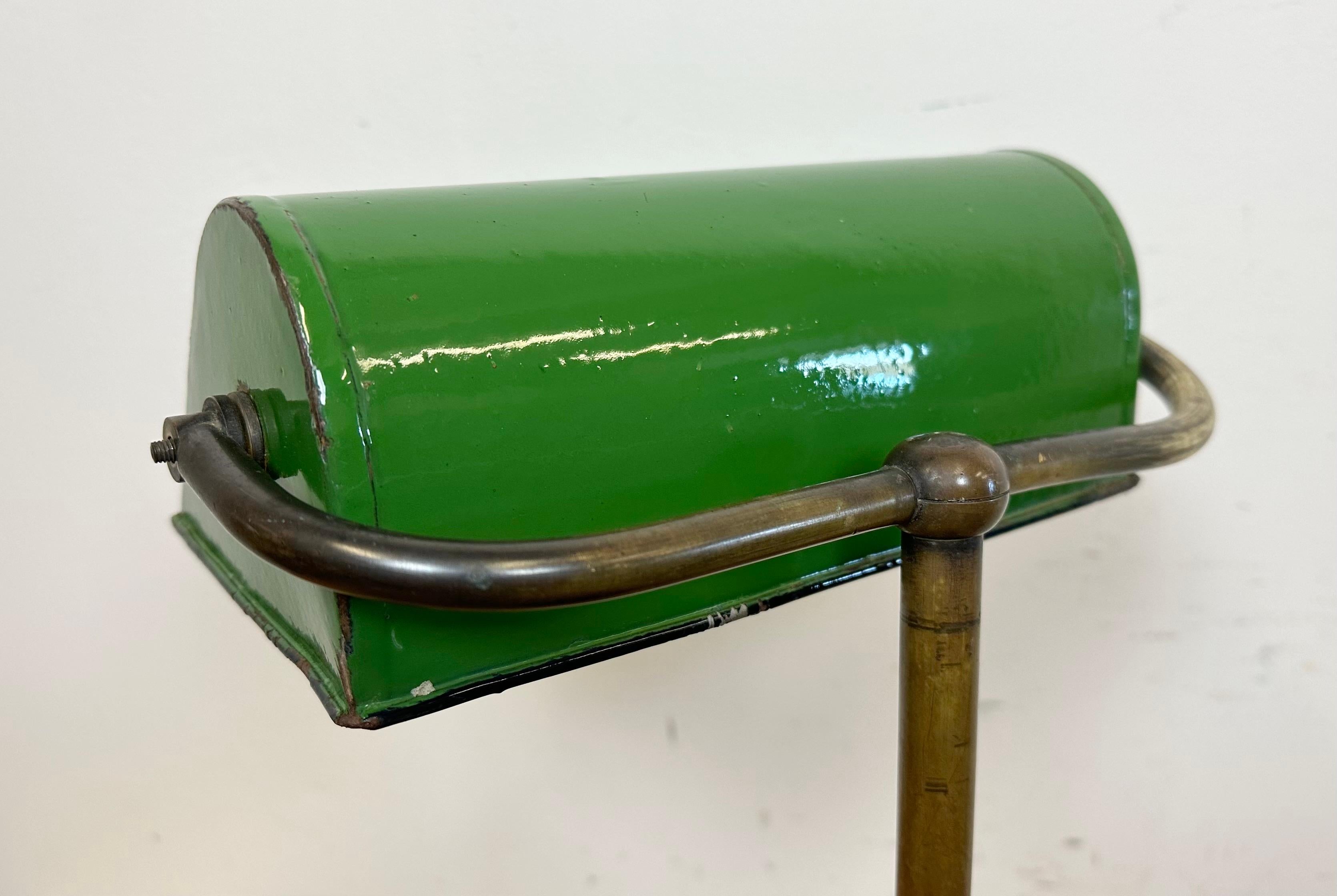 Grüne Emaille-Bank-Tischlampe, 1960er-Jahre im Angebot 2