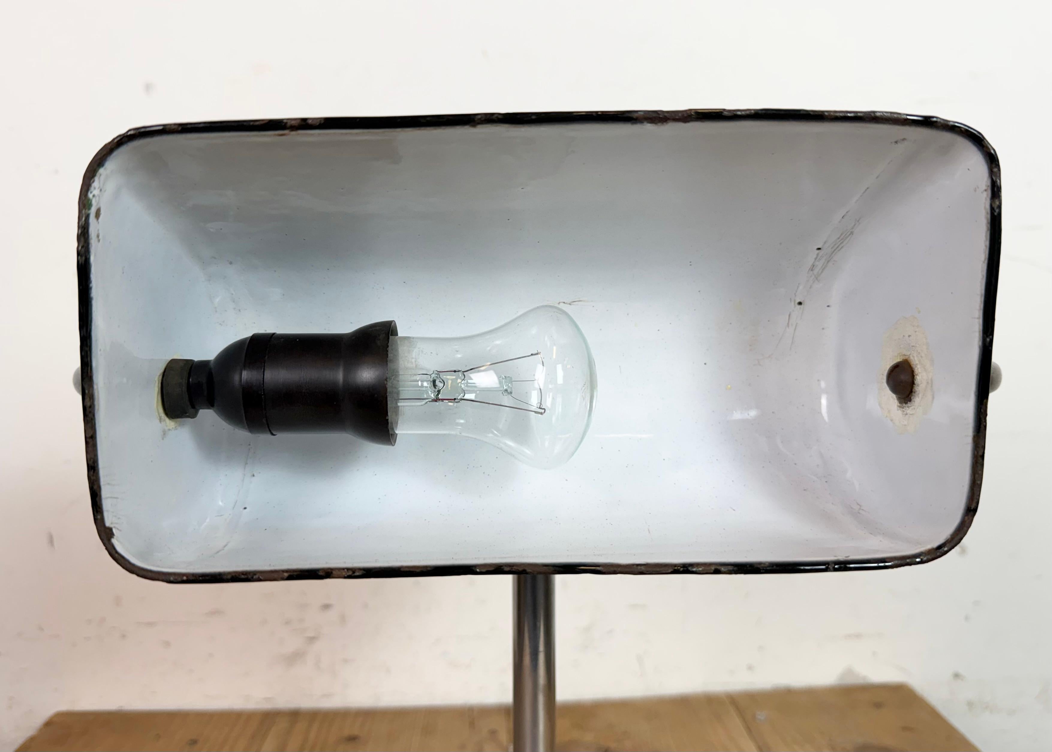 Vintage Green Enamel Banker Lamp, 1950s im Angebot 8