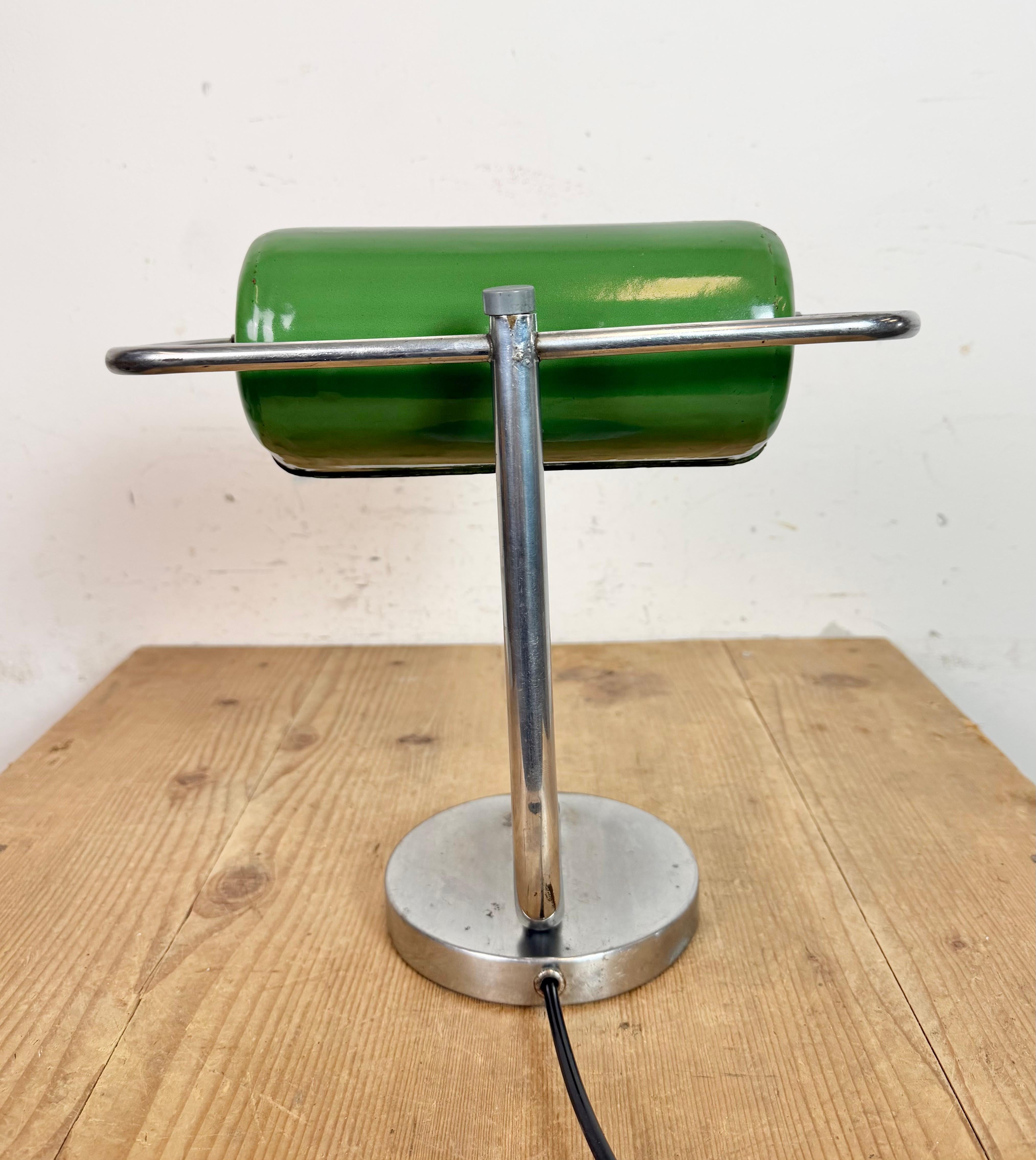 Vintage Green Enamel Banker Lamp, 1950s im Angebot 9