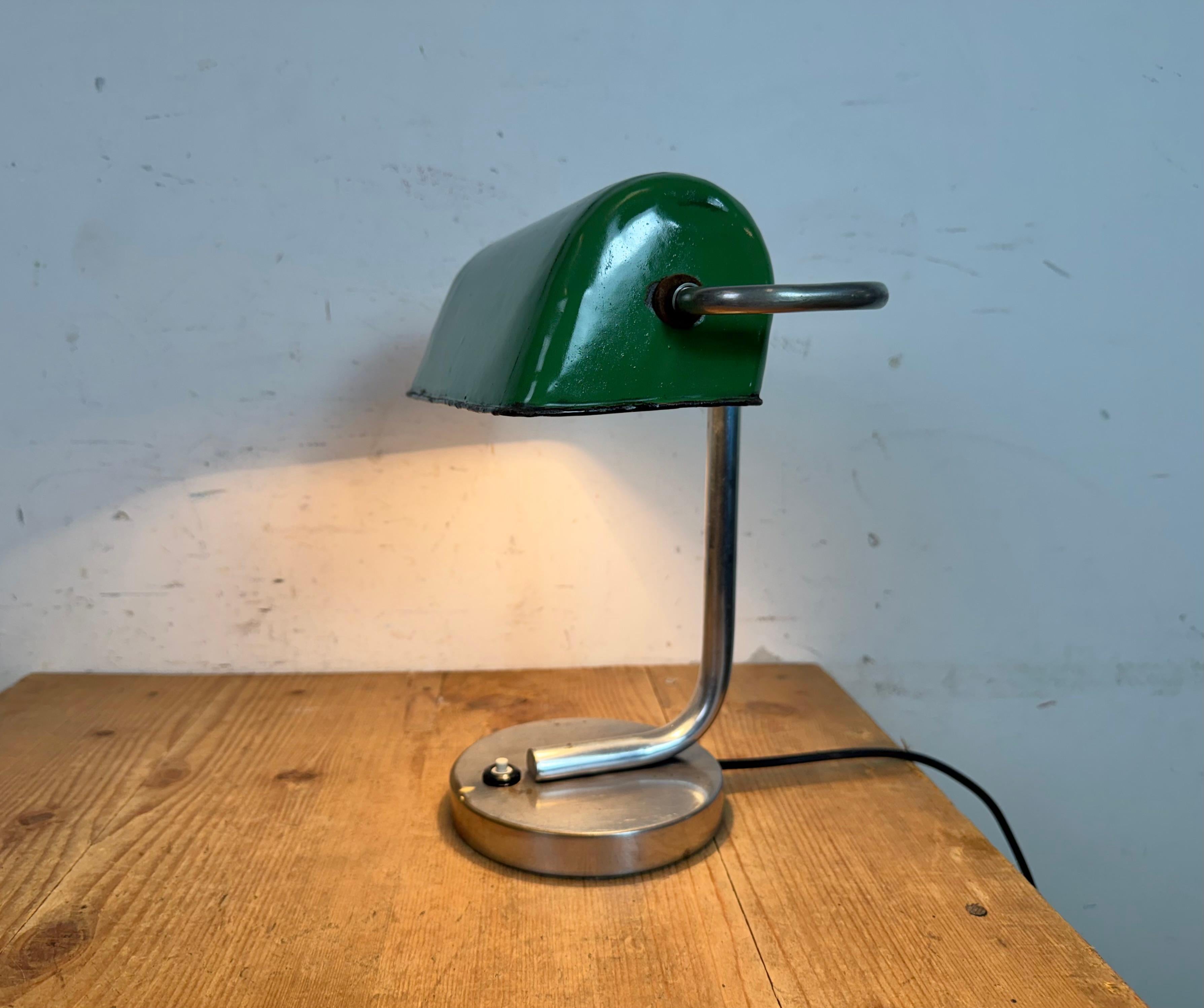 Vintage Green Enamel Banker Lamp, 1950s im Angebot 11