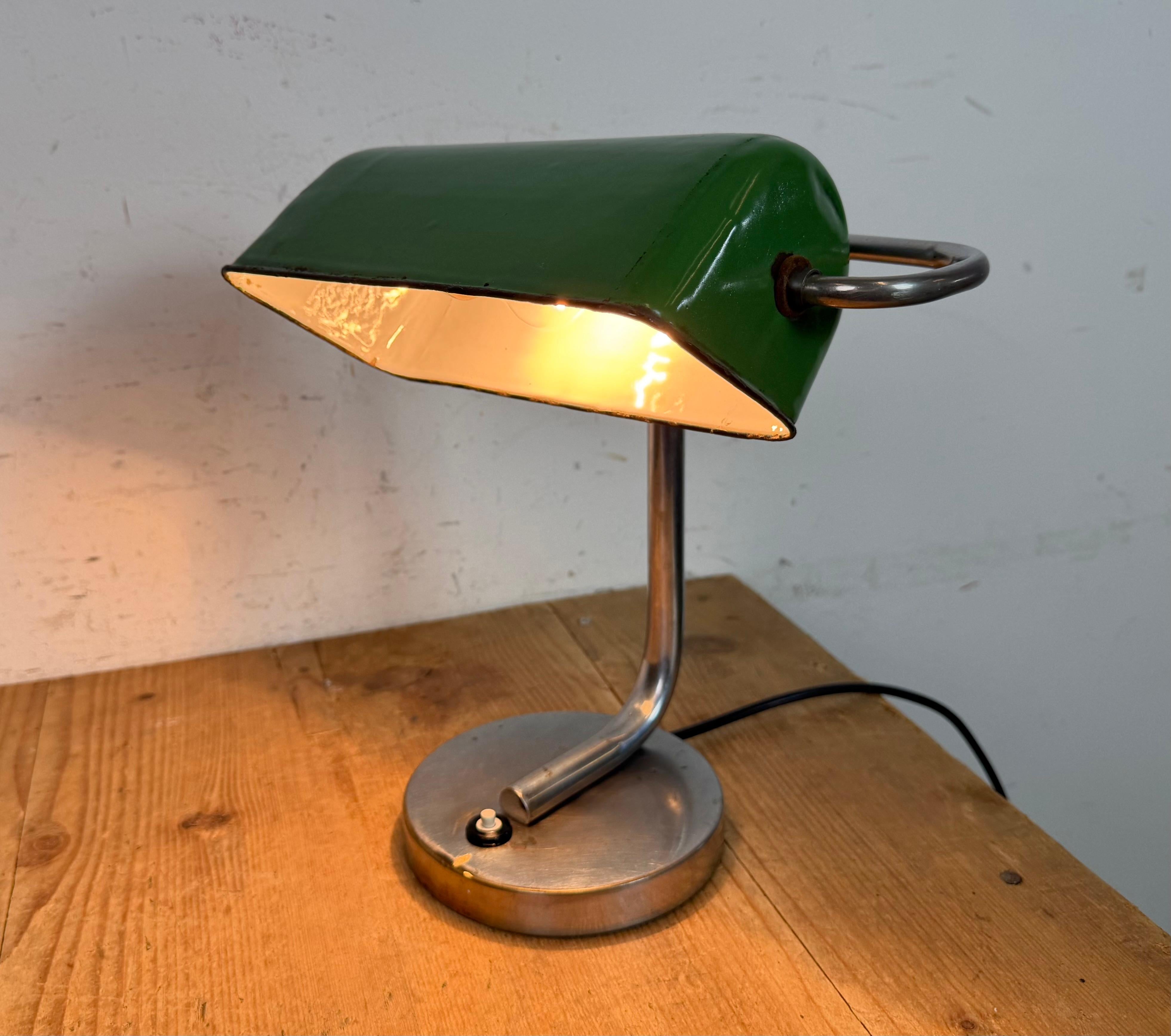 Vintage Green Enamel Banker Lamp, 1950s im Angebot 12