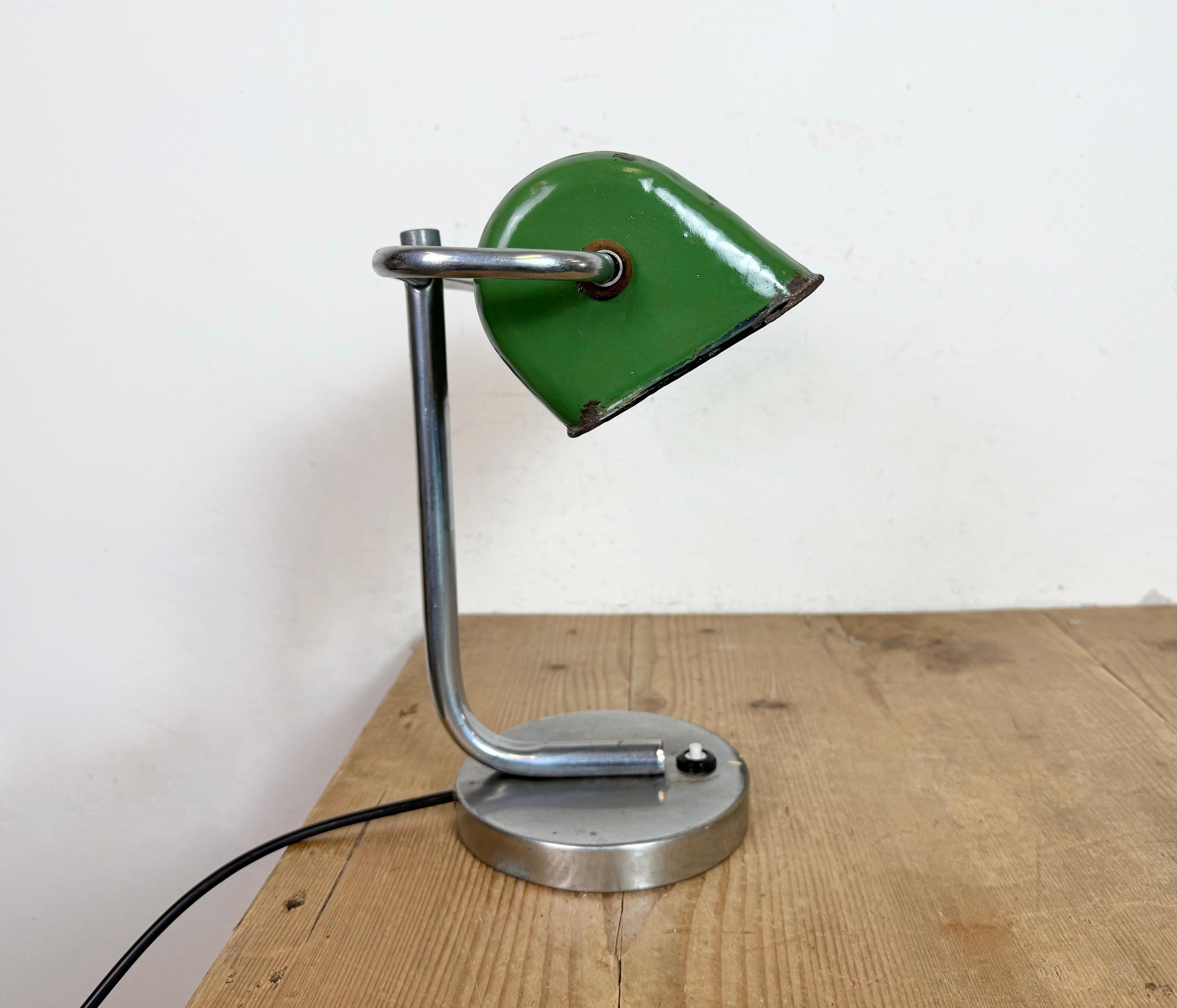 Vintage Green Enamel Banker Lamp, 1950s im Angebot 1