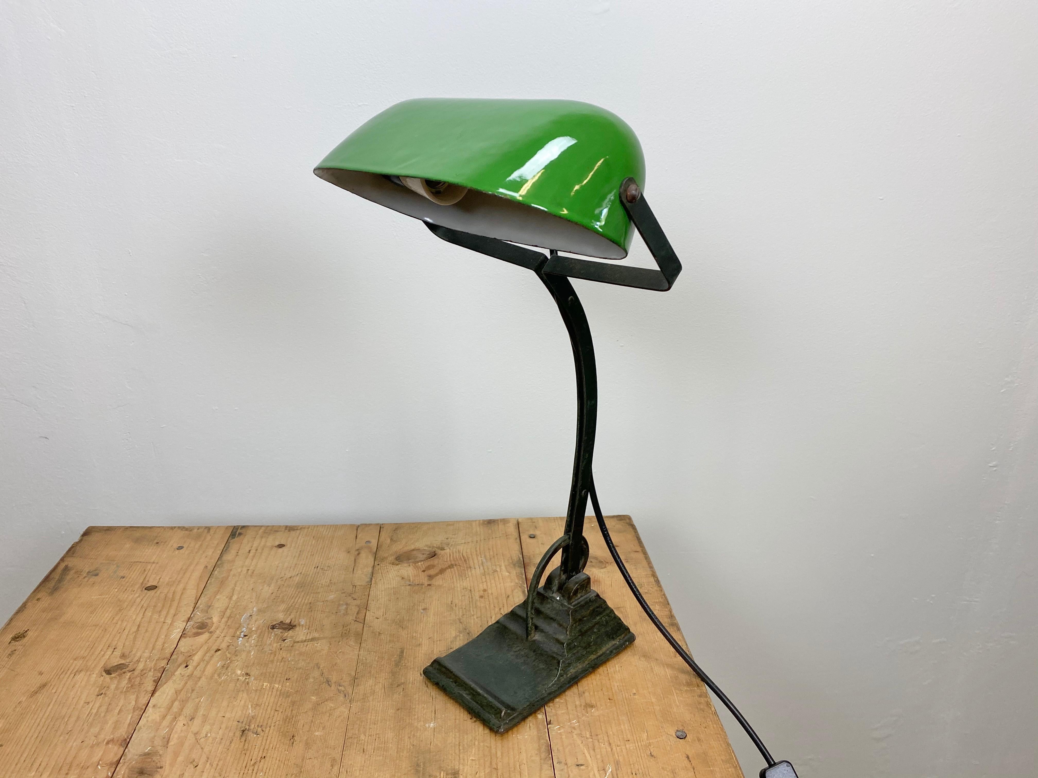 Bauhaus Vintage Green Enamel Desk Lamp, 1930s