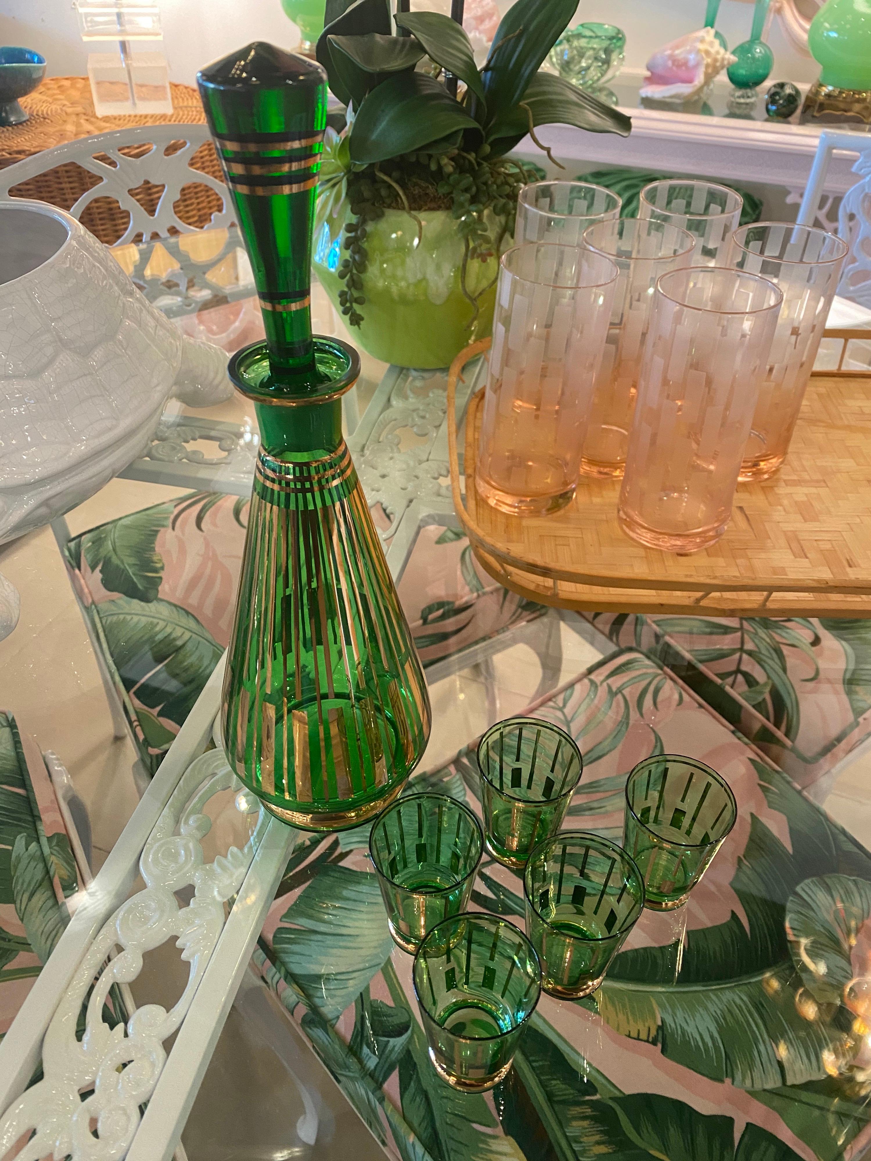 Hollywood Regency Carafe vintage en verre vert avec bouchon et 5 verres à boire