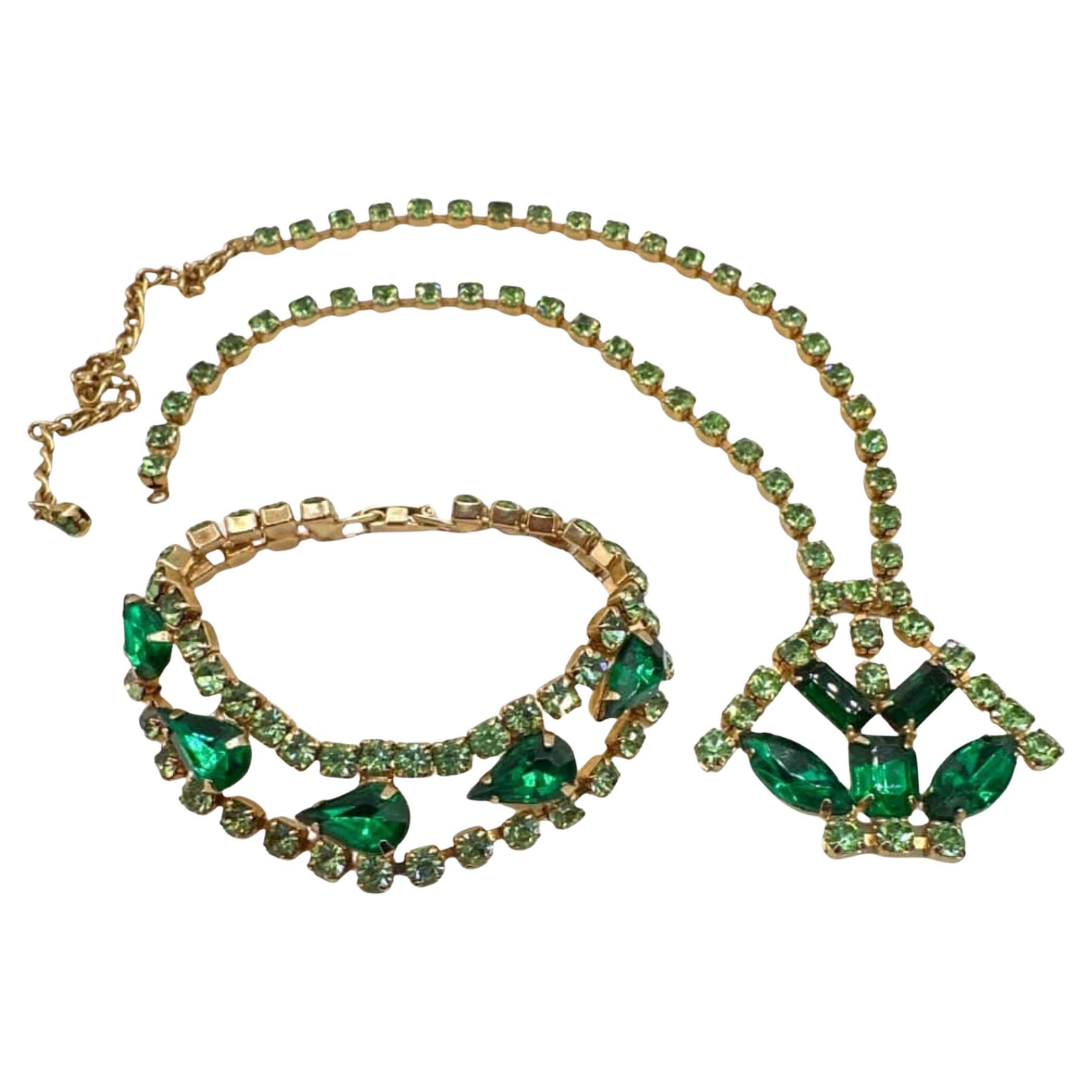 Vintage Green Glass & Rhinestone Jewelry Set – Necklace & Bracelet For Sale