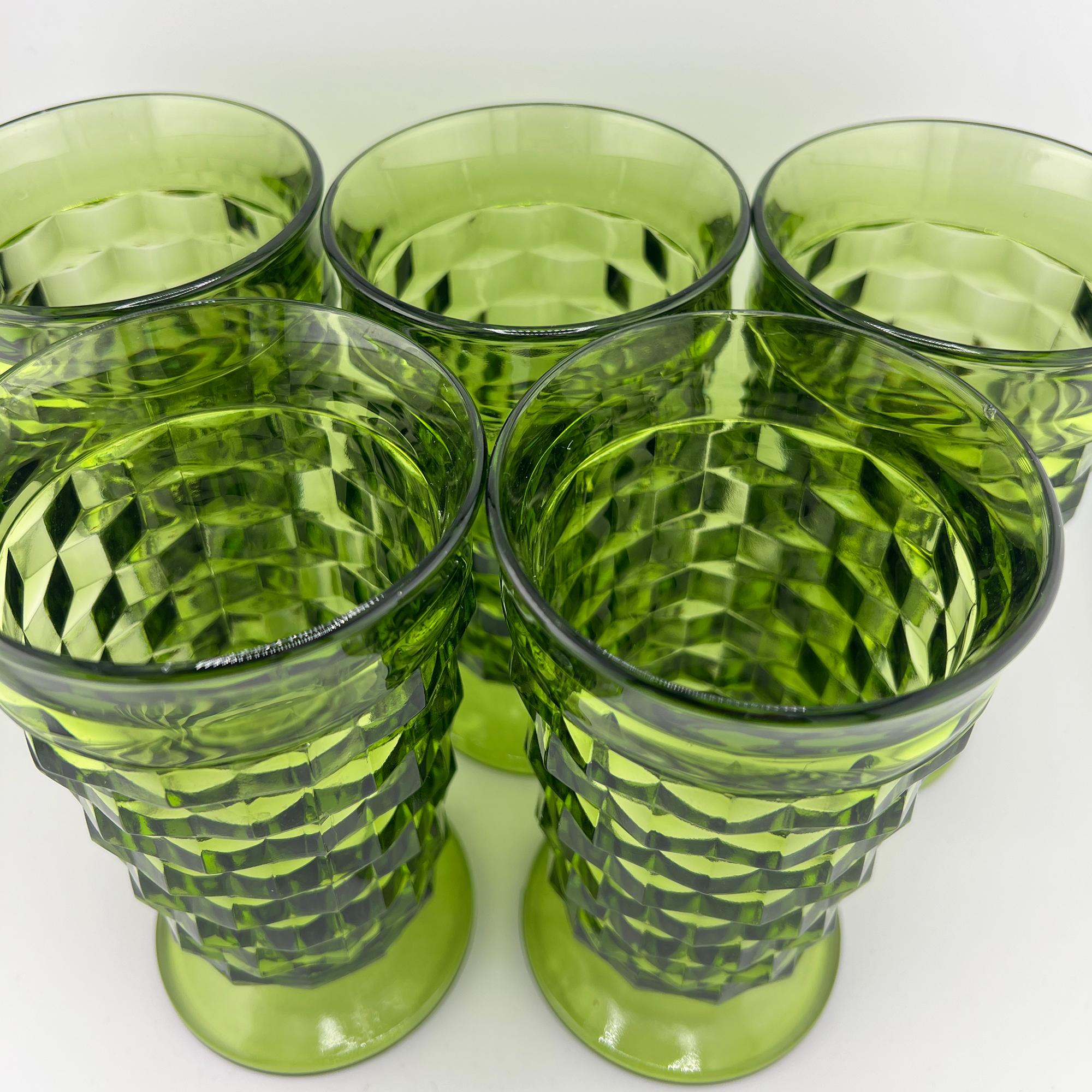 Verres à boire vintage en verre vert - Lot de cinq Verres à boire texturés du milieu du siècle dernier en vente 1