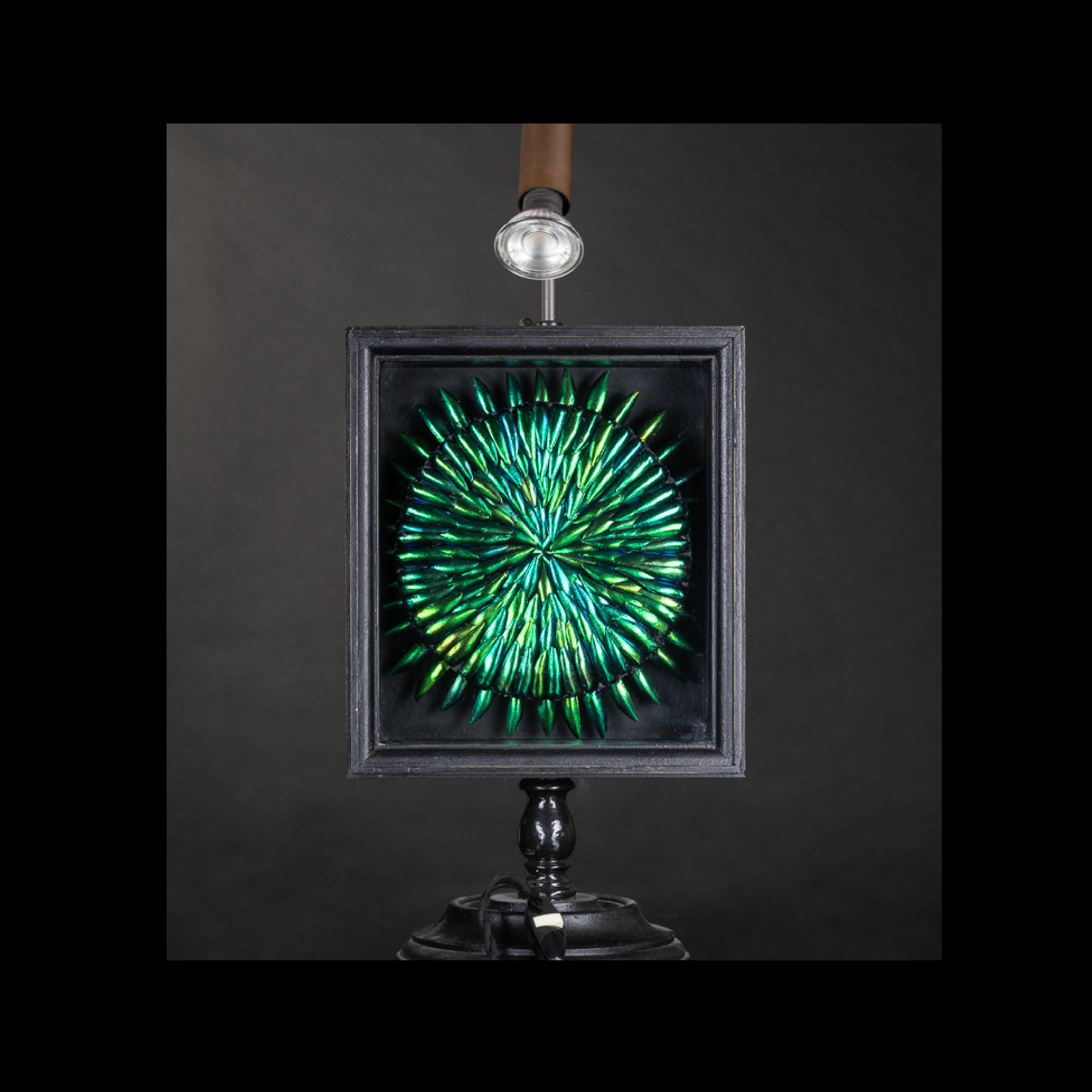 Europeo Vintage Green Globe with Lamp Elytres in vendita