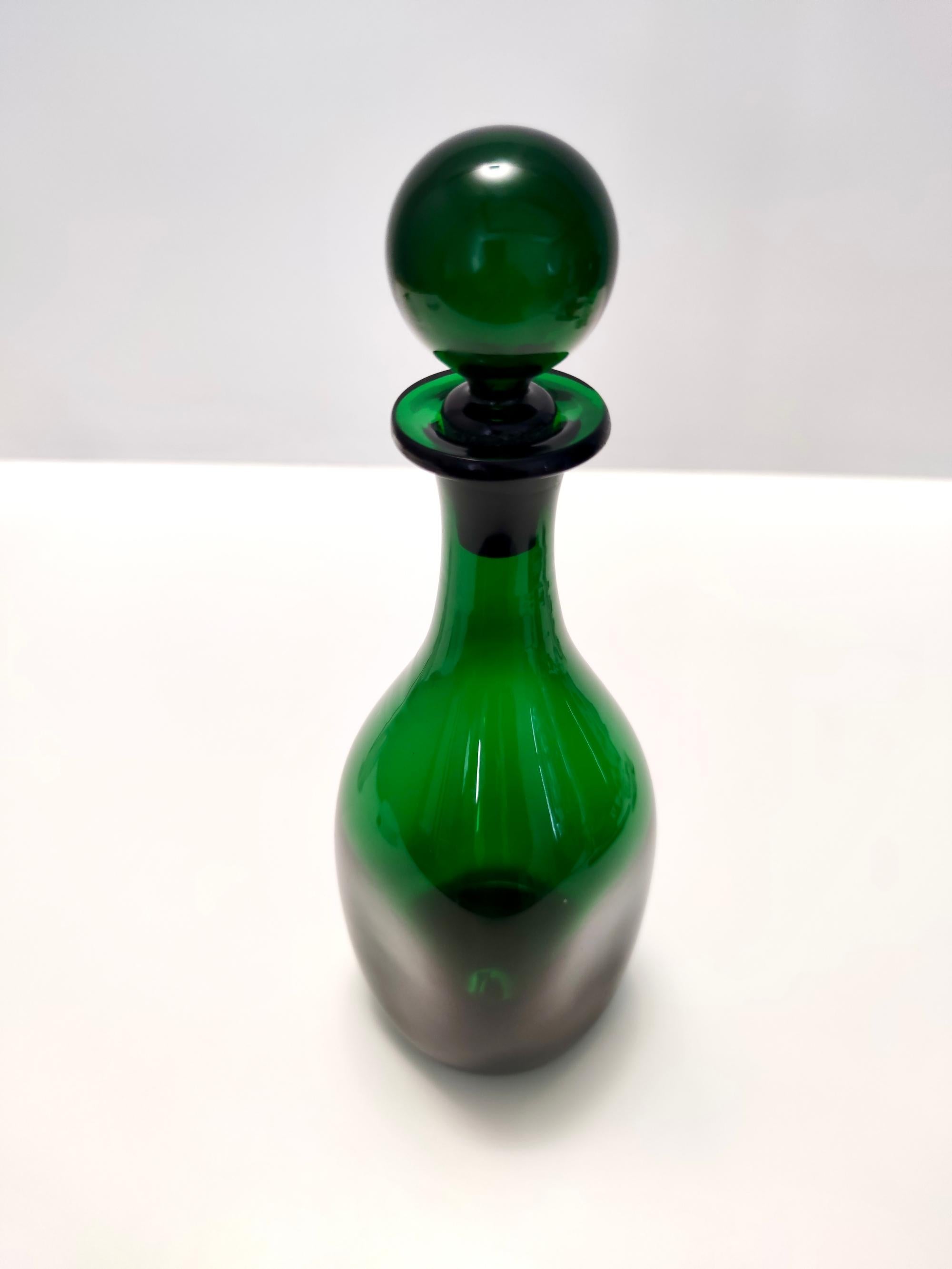 Vintage Green Hand-Blown Glass Bottle, Empoli, Italy In Good Condition In Bresso, Lombardy