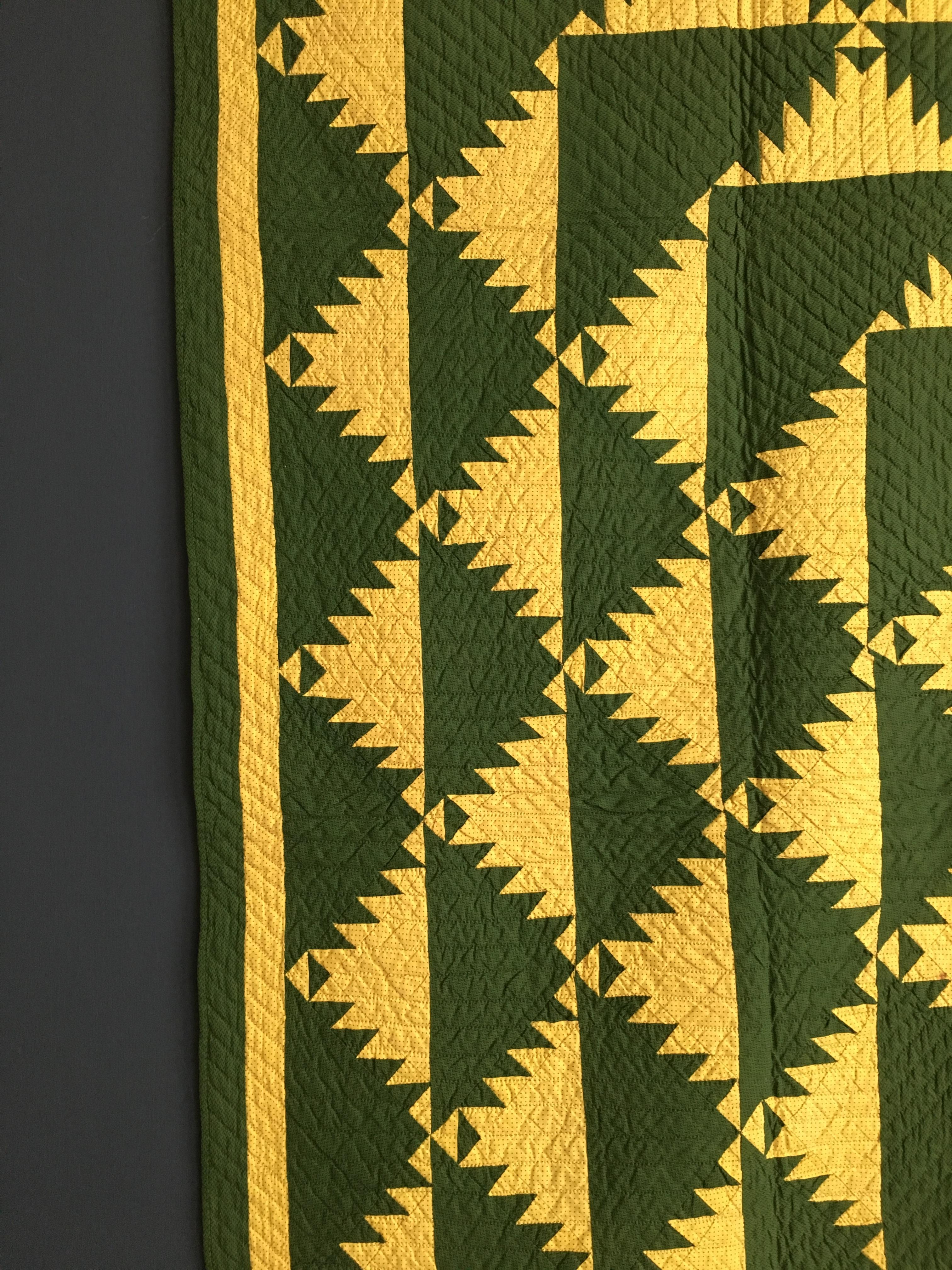 Patchwork Courtepointe verte vintage en coton patchwork faite à la main « Selectable Mountains », États-Unis, années 1930 en vente