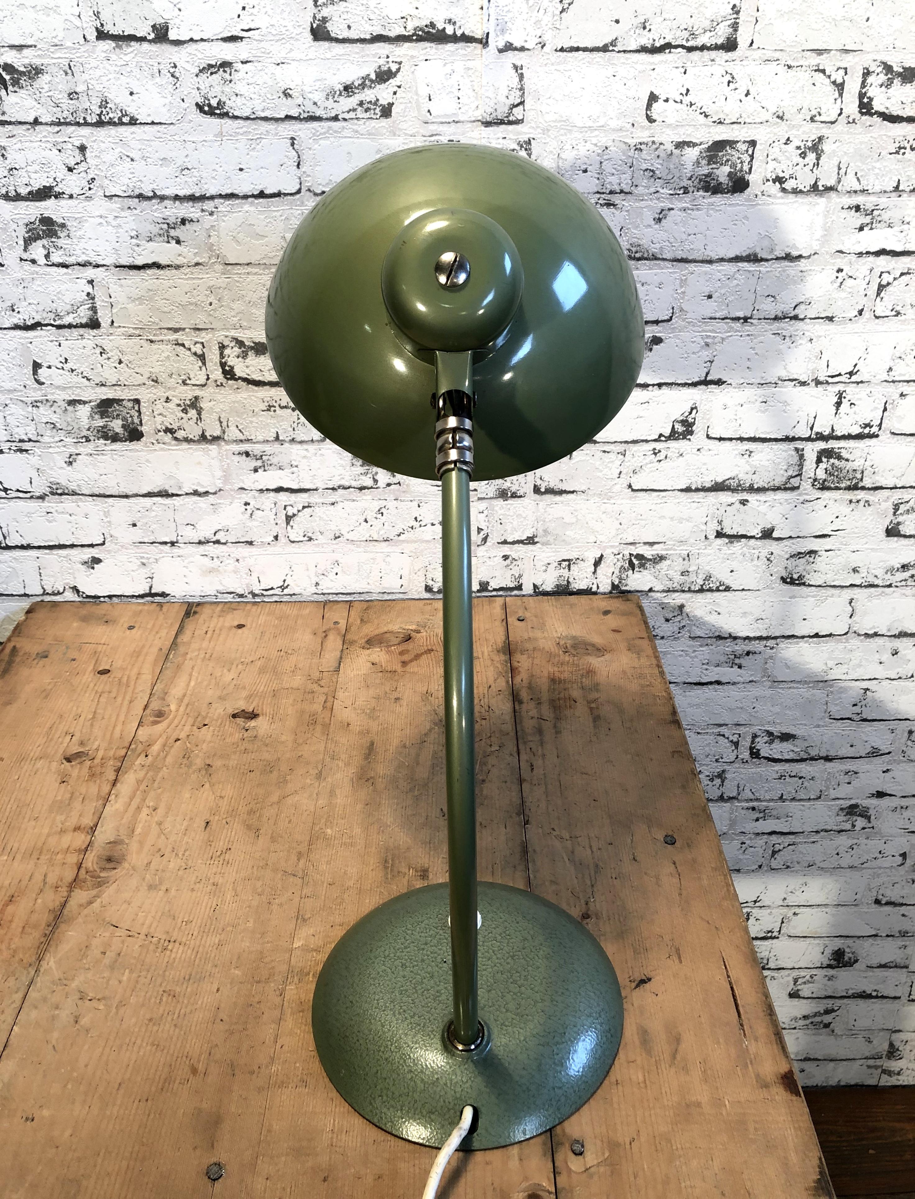 Vintage Green Industrial Desk Lamp, 1950s In Good Condition In Kojetice, CZ