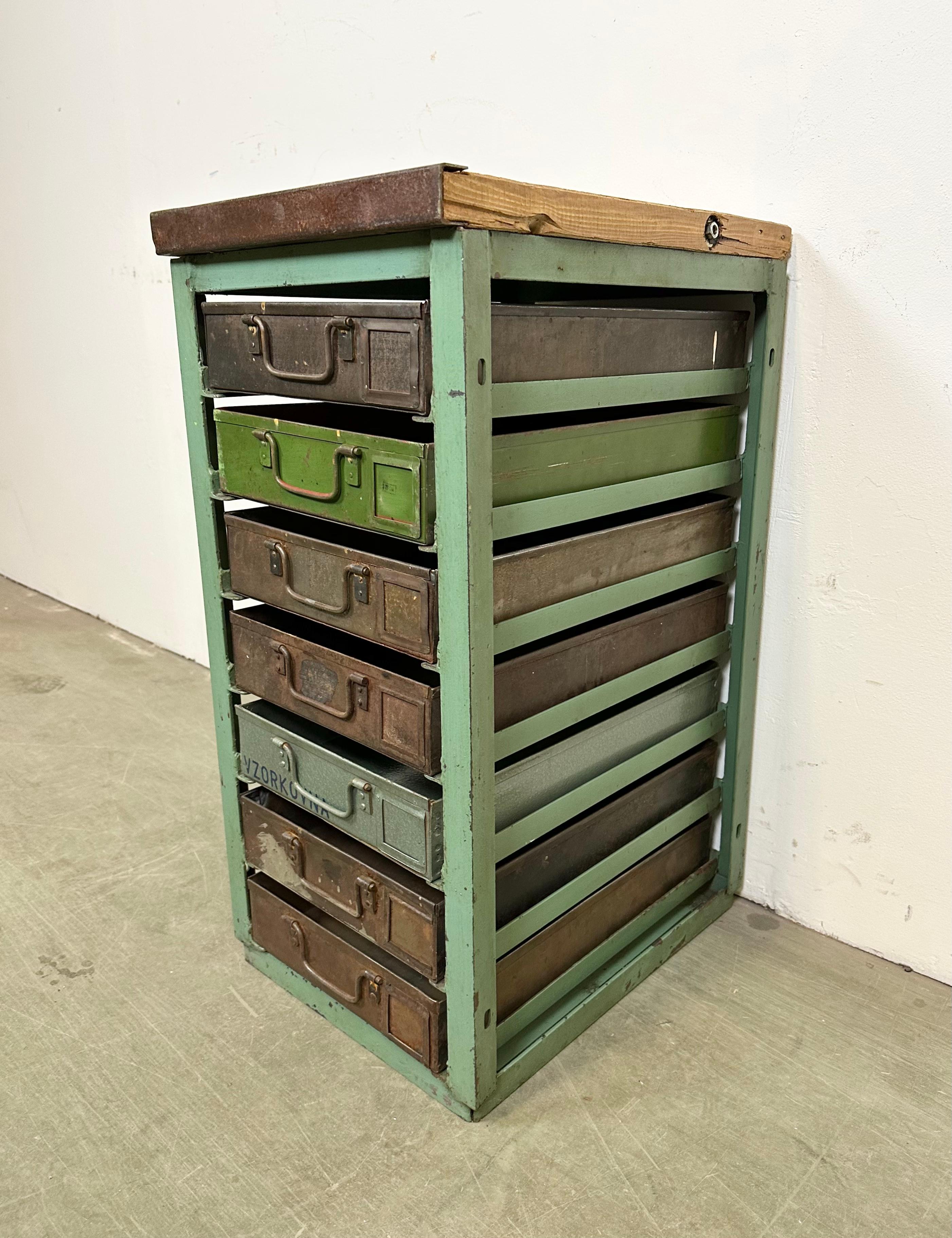 Vintage Green Industrial Iron Chest of Drawers, 1950s In Good Condition In Kojetice, CZ
