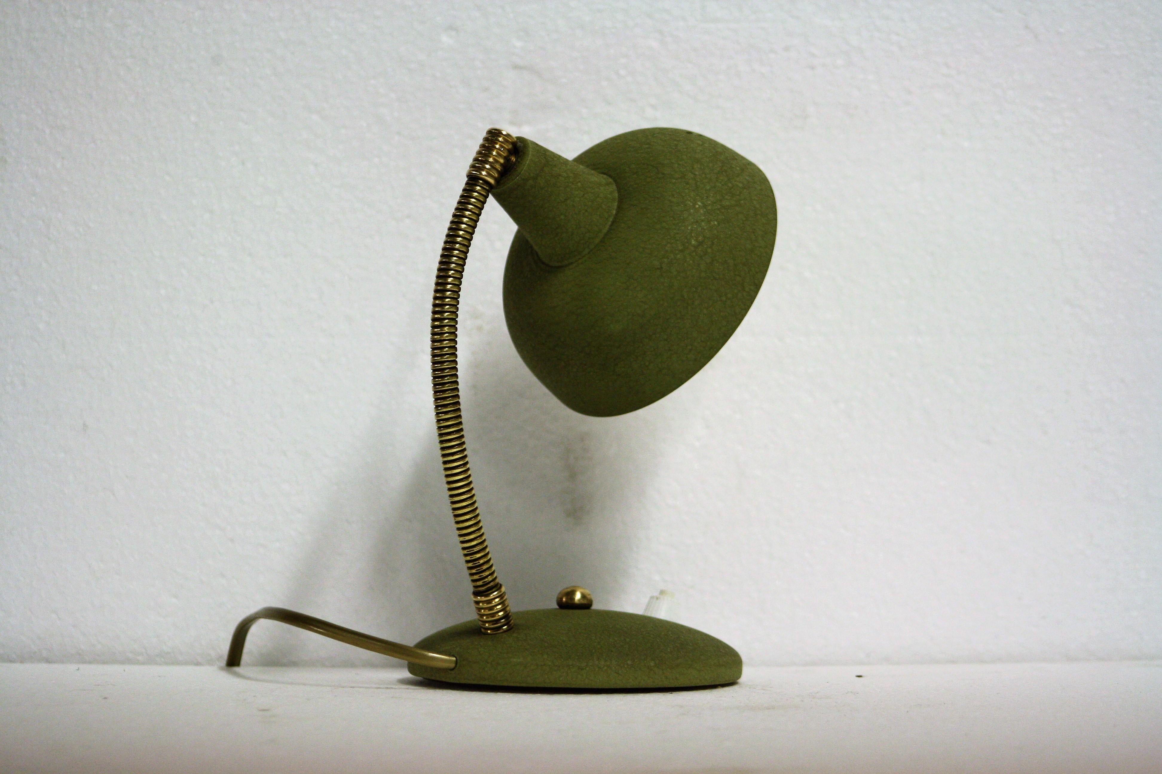 Vintage Green Italian Desk Lamp, 1950s In Good Condition In HEVERLEE, BE