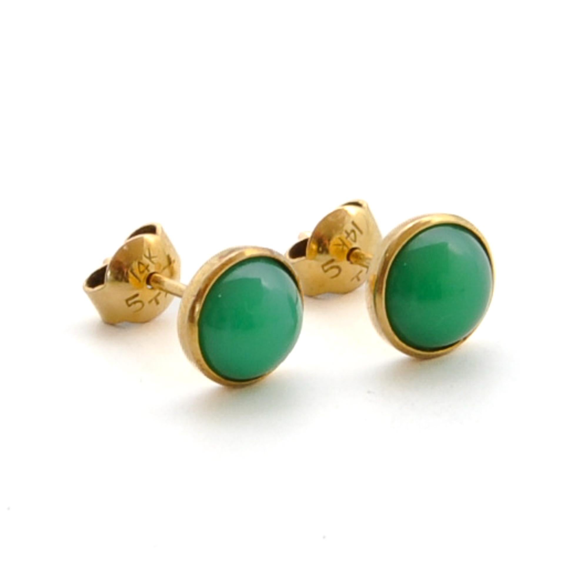 Clous d'oreilles vintage en or 14 carats et jade vert Pour femmes en vente