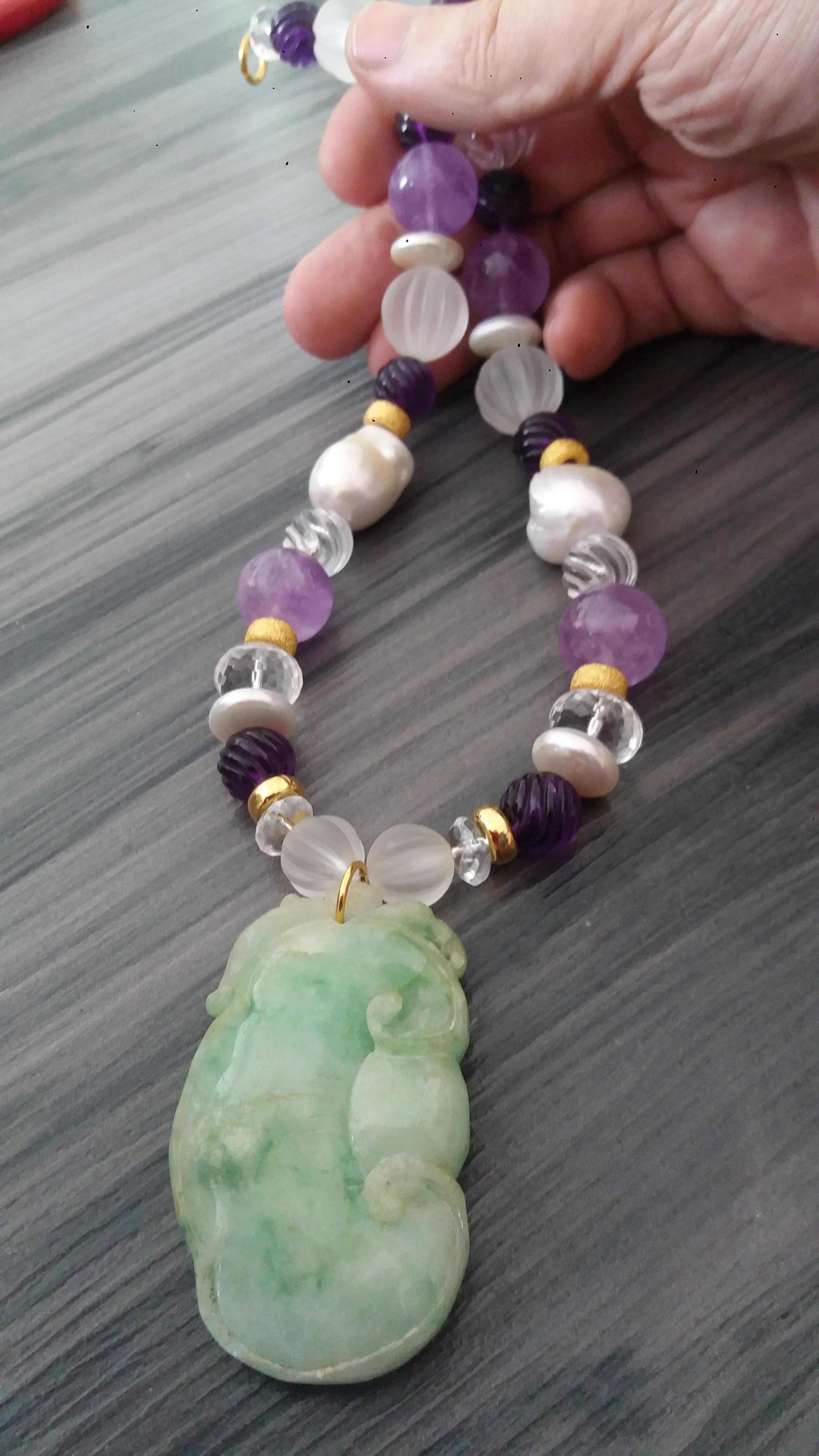 Vintage Green Jade Pendant Amethyst Baroque Pearls Quartz Yellow Gold Necklace For Sale 1