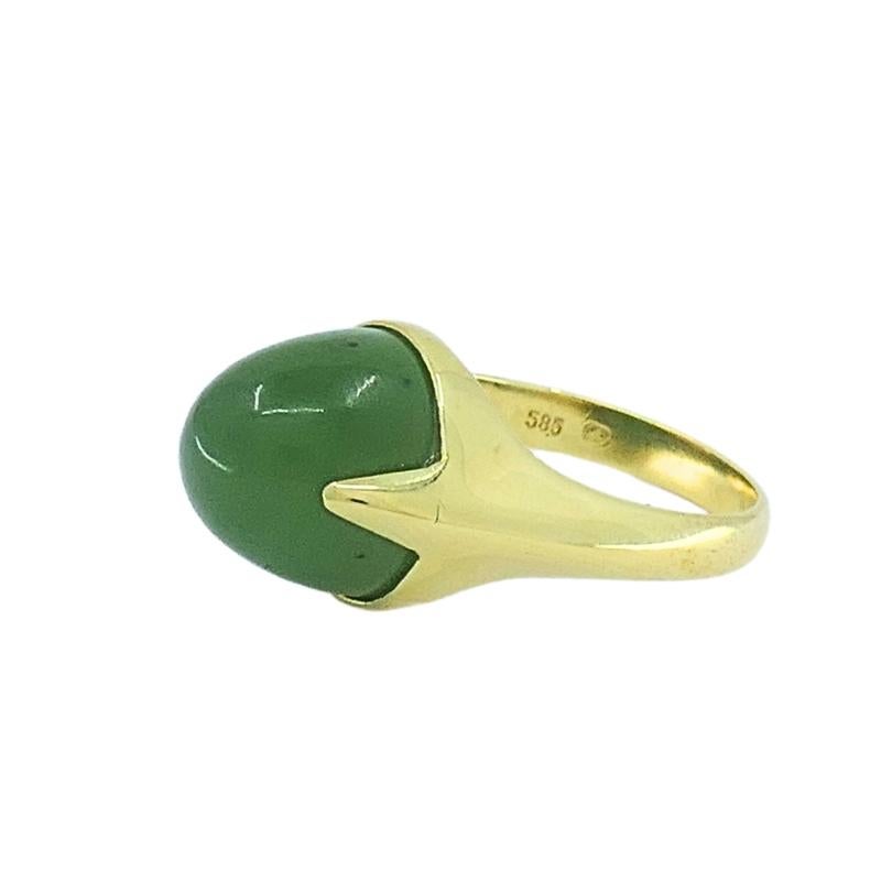 Women's Vintage Green Jade Ring 14k Gold For Sale